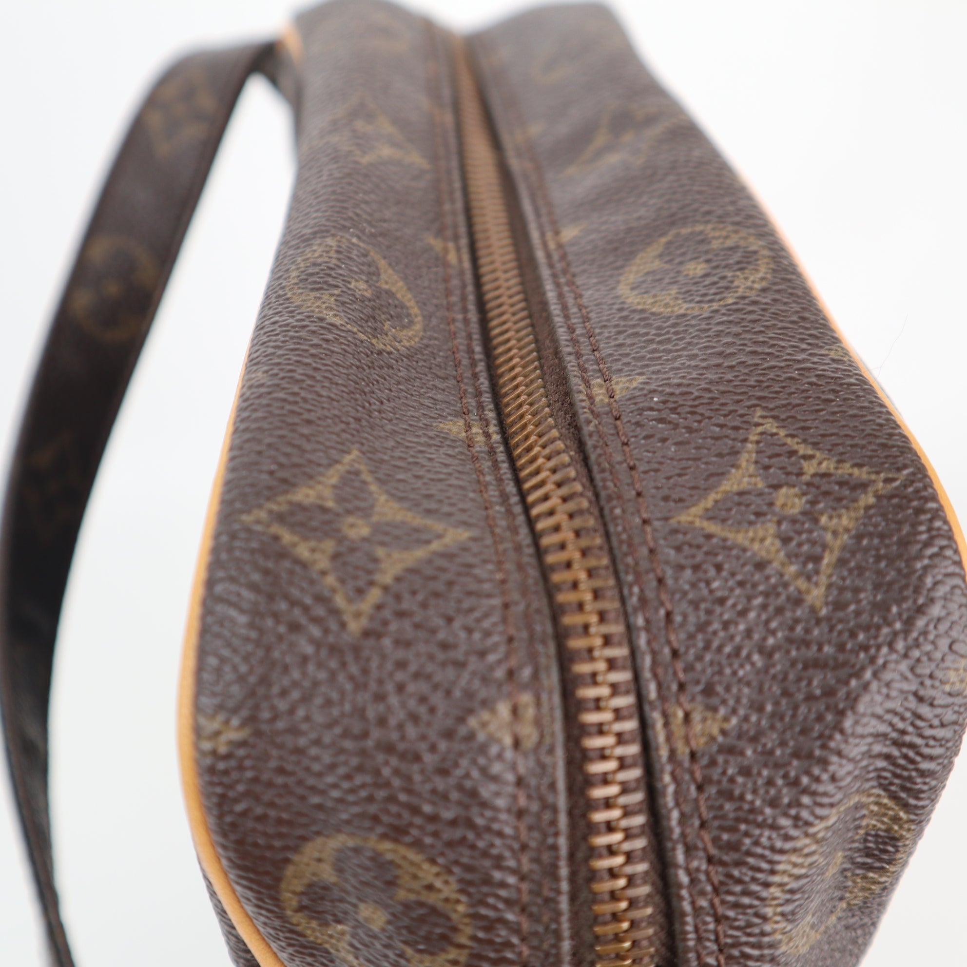 Louis Vuitton Monogram Danube MM Shoulder Bag C1649R | Pre-Owned Very Good Brown Monogram Canvas