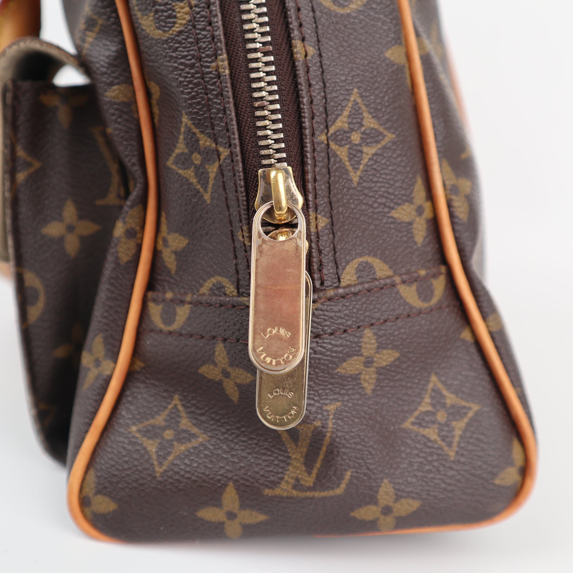 Louis Vuitton Monogram Canvas Manhattan GM Shoulder Bag C1650 | Pre-Owned Very Good Brown Monogram Canvas