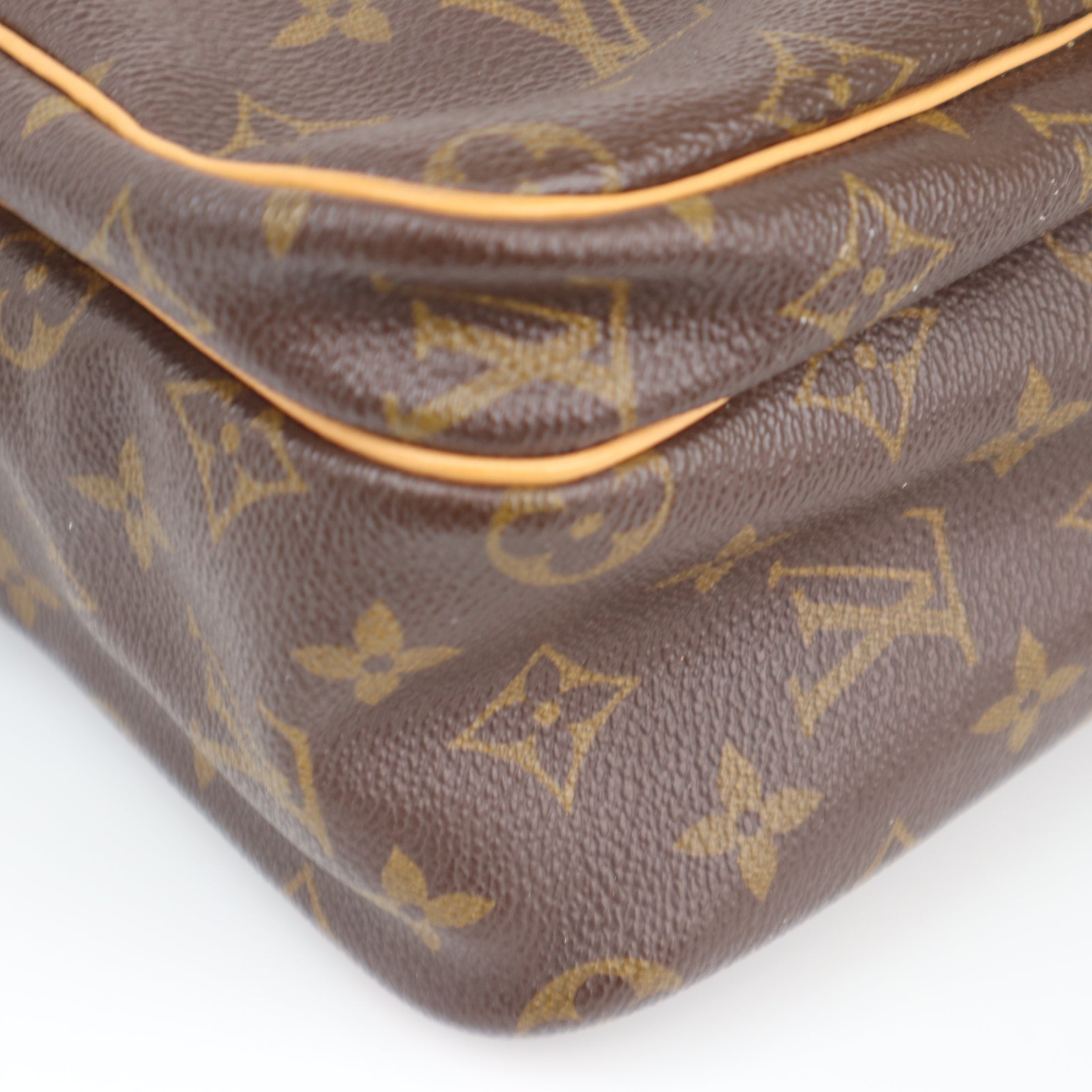 Louis Vuitton Monogram Canvas Reporter PM Shoulder Bag C1662R | Pre-Owned Very Good Brown Monogram Canvas