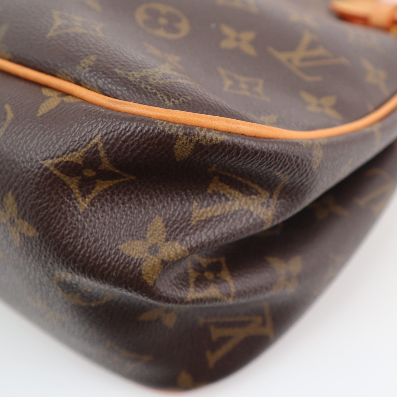 Louis Vuitton Monogram Batignolles Horizontal Shoulder Bag C1663R | Pre-Owned Excellent Brown Monogram Canvas