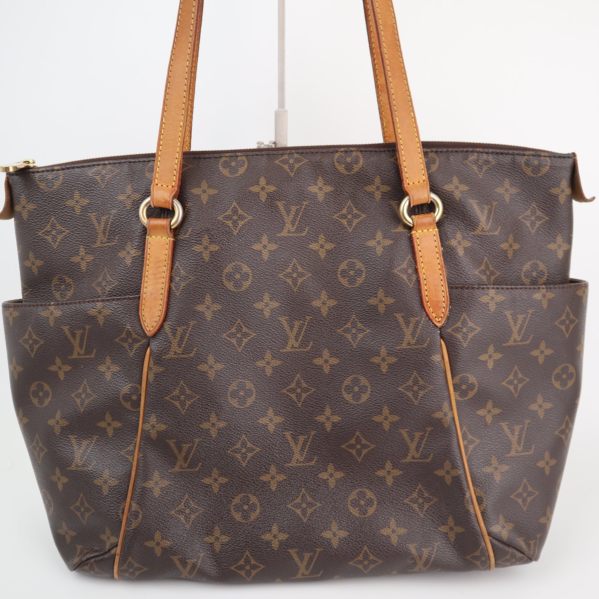 Louis Vuitton Monogram Canvas Totally MM Shoulder Bag C1672 | Pre-Owned Very Good Brown Monogram Canvas