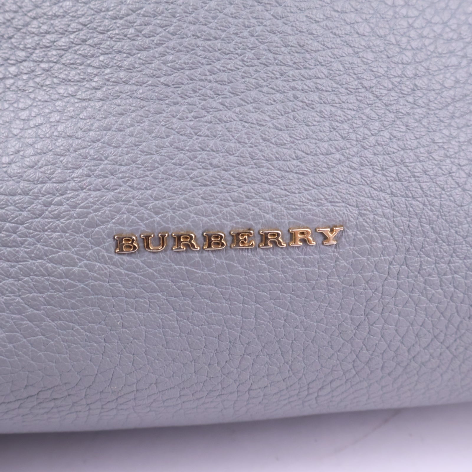 J2839 Burberry Shoulder Bag Ash Grey Grained Leather Small Leah | Pre-Owned Grey Plain Leather