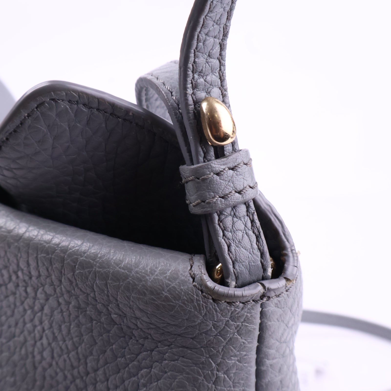 J2839 Burberry Shoulder Bag Ash Grey Grained Leather Small Leah | Pre-Owned Grey Plain Leather
