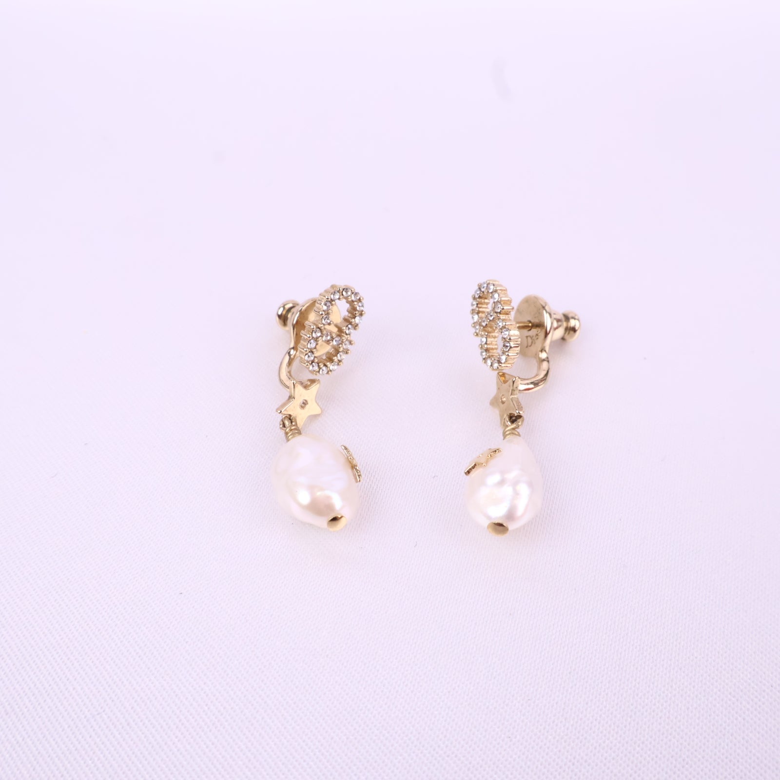 J2889* Christian Dior Earrings Petit CD Earrings in Crystal Resin Pearl | Pre-Owned White Resin Pearl; Crystal