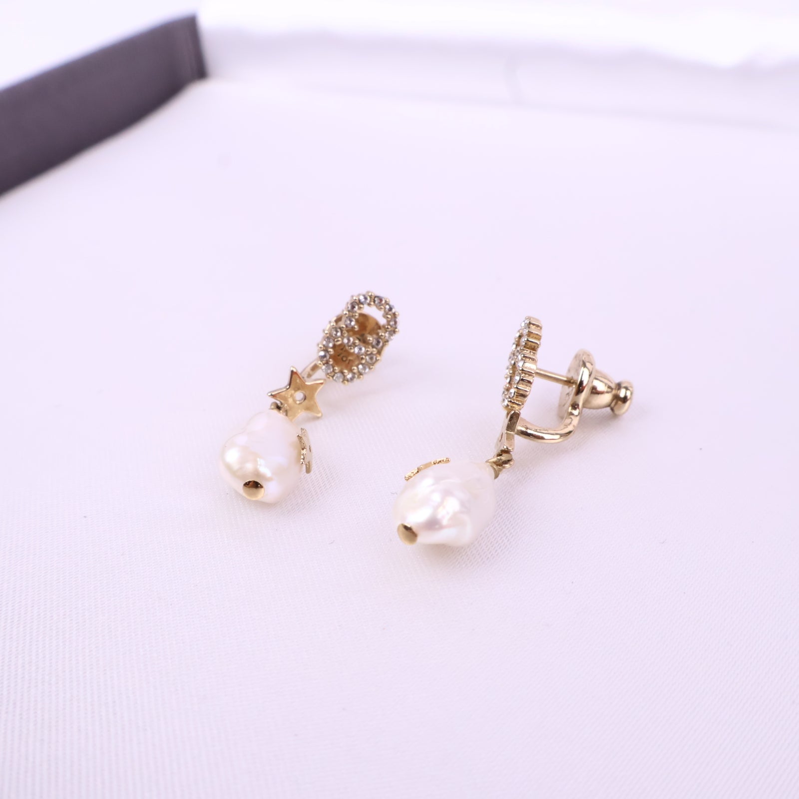 J2889* Christian Dior Earrings Petit CD Earrings in Crystal Resin Pearl | Pre-Owned White Resin Pearl; Crystal