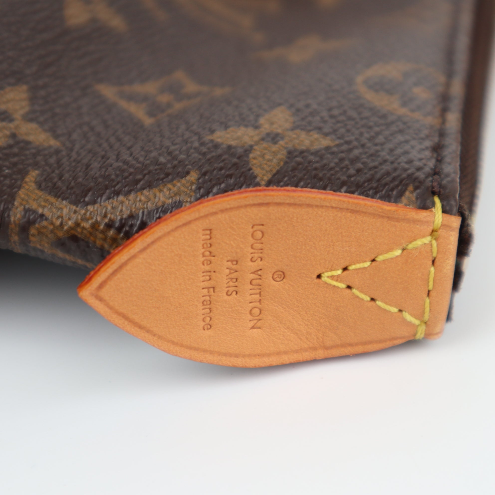 Louis Vuitton Monogram Totally MM Shoulder Bag C1698R | Pre-Owned Excellent Brown Monogram Canvas