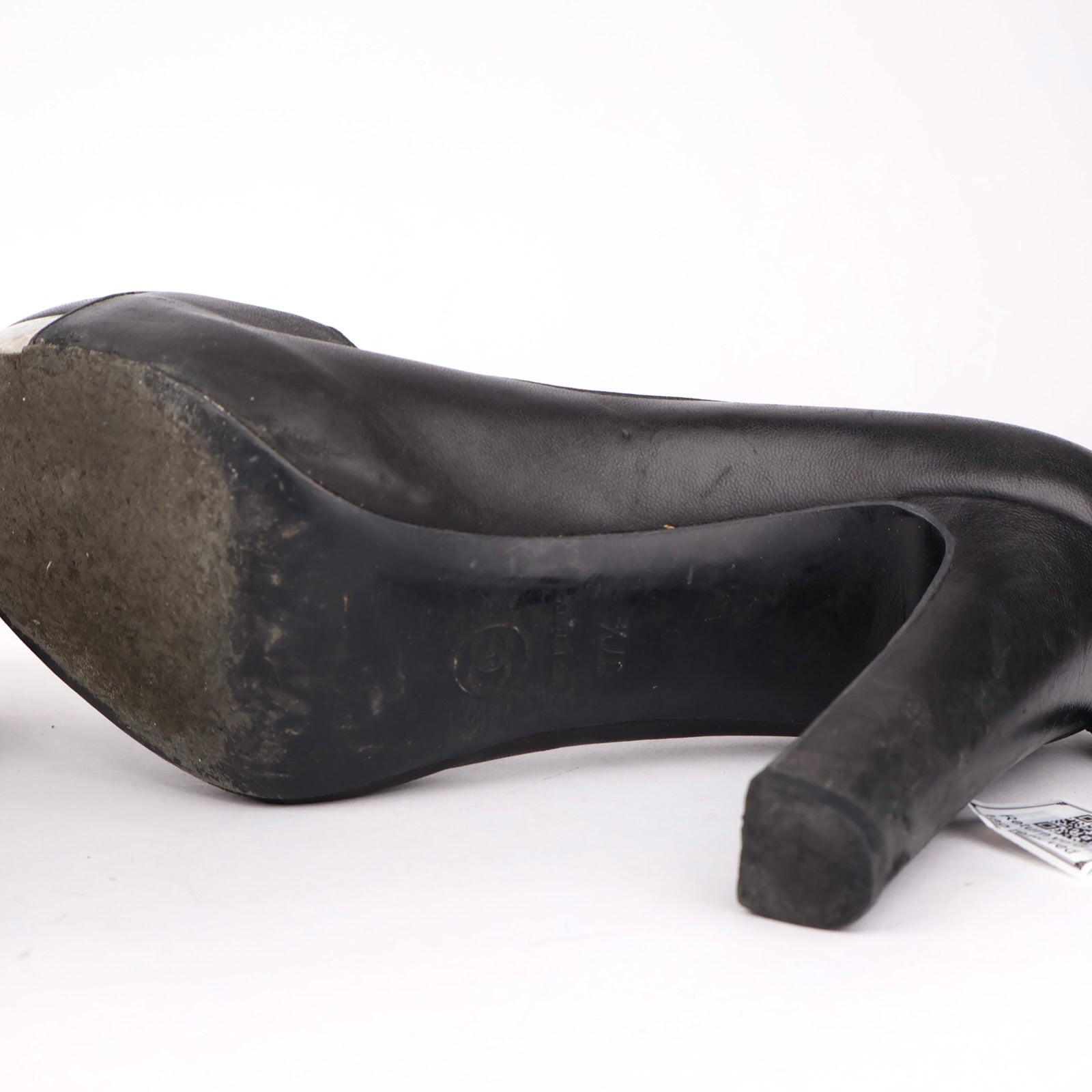 J1331 CHANEL Black Leather Platform Pumps with Signature Metallic Accent EU37.5/UK4.5 - Pre Owned