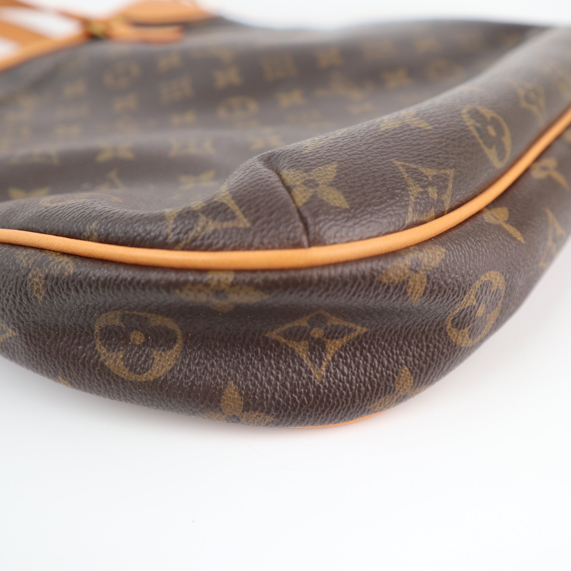 Louis Vuitton Monogram Canvas Odeon GM Shoulder Bag C1743R | Pre-Owned Excellent Brown Monogram Canvas