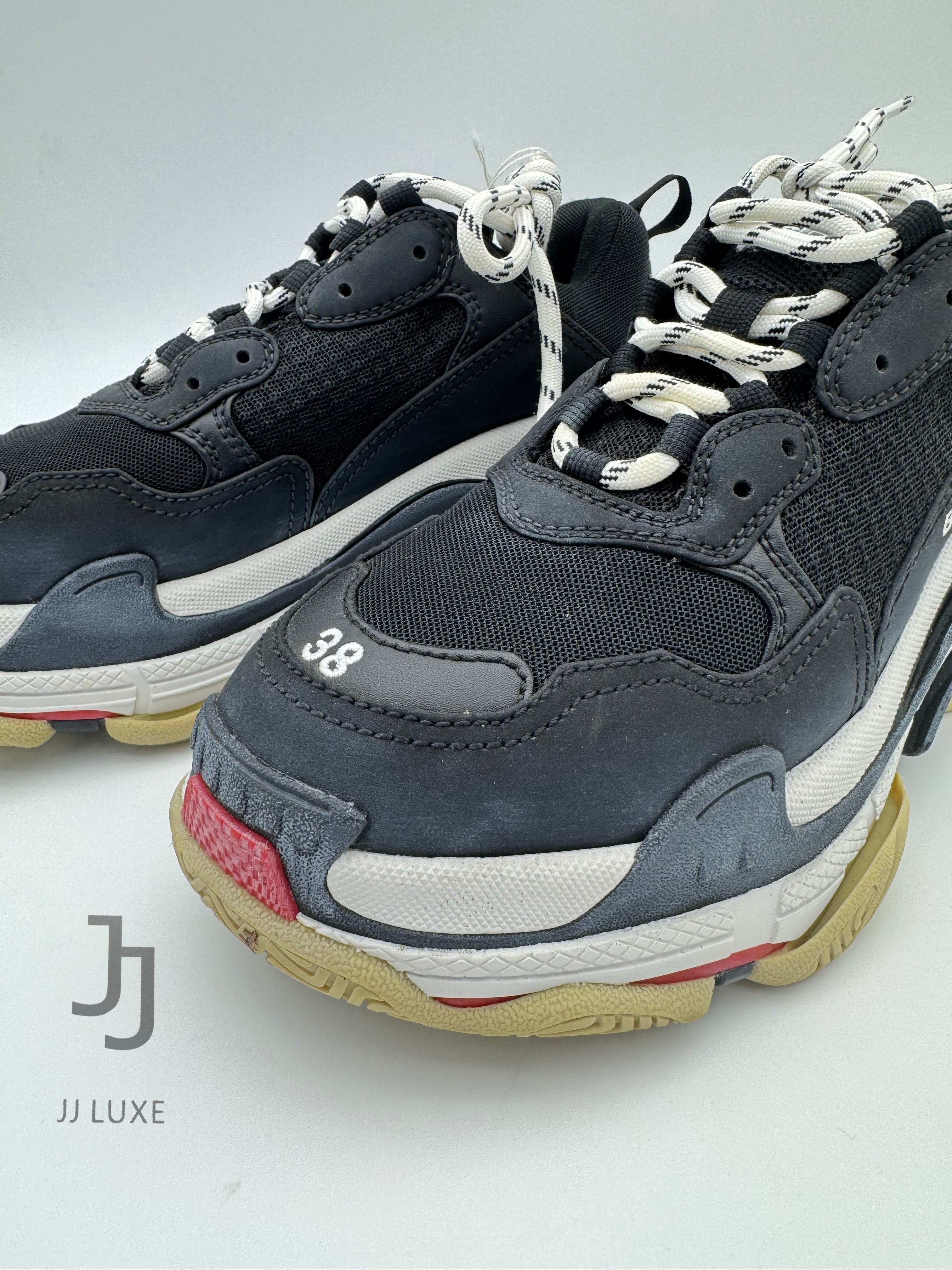 BALENCIAGA Triple S Sneakers Black/Red, EU 38- 95% new