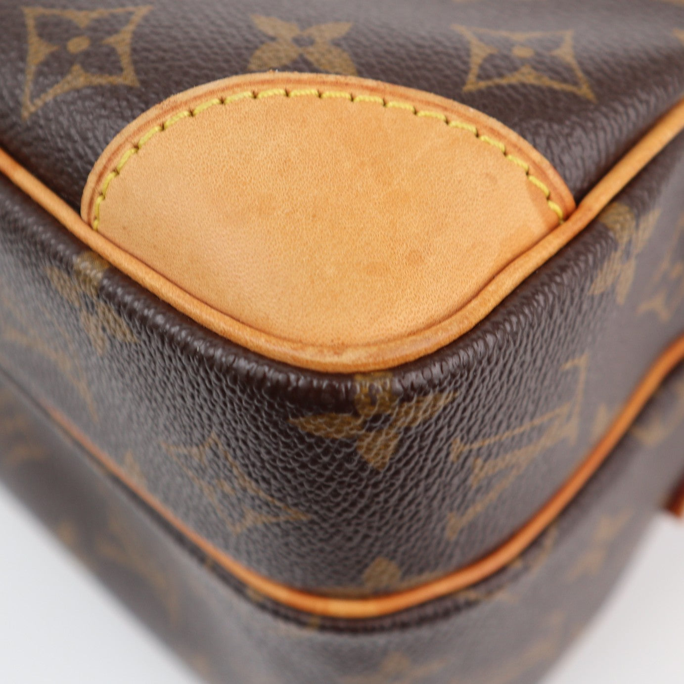Louis Vuitton Monogram Canvas Nile Shoulder Bag C1758 | Pre-Owned Very Good Brown Monogram Canvas