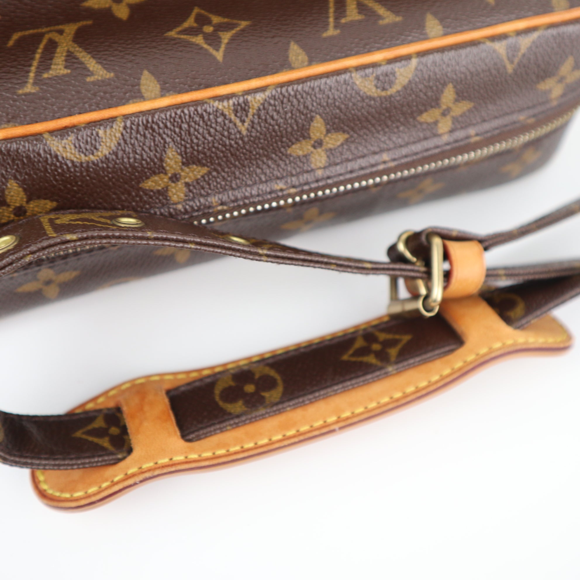 Louis Vuitton Monogram Canvas Nile Shoulder Bag C1758 | Pre-Owned Very Good Brown Monogram Canvas