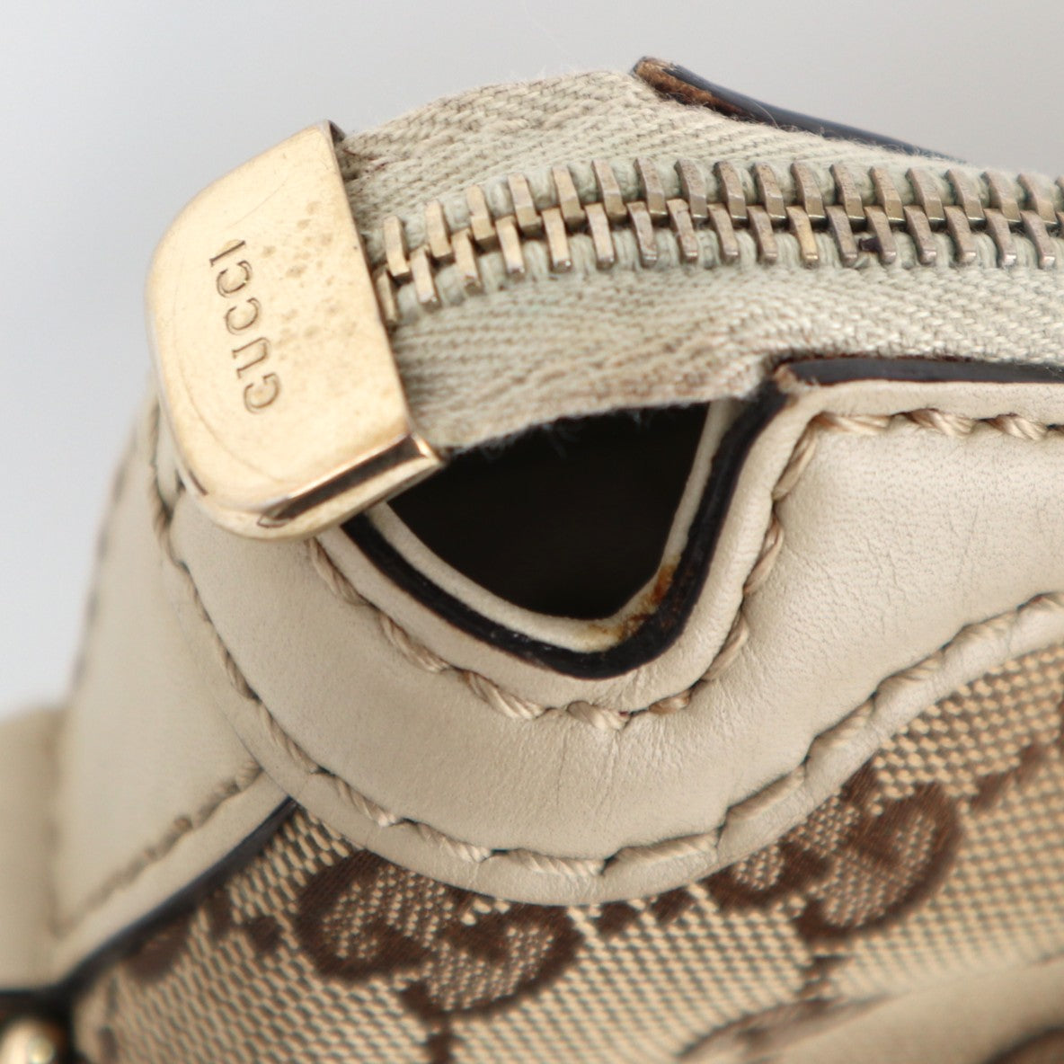 Gucci Beige/White GG Canvas Sukey Top Handle Bag Shoulder Bag C1787 | Pre-Owned Very Good Beige / White GG Canvas