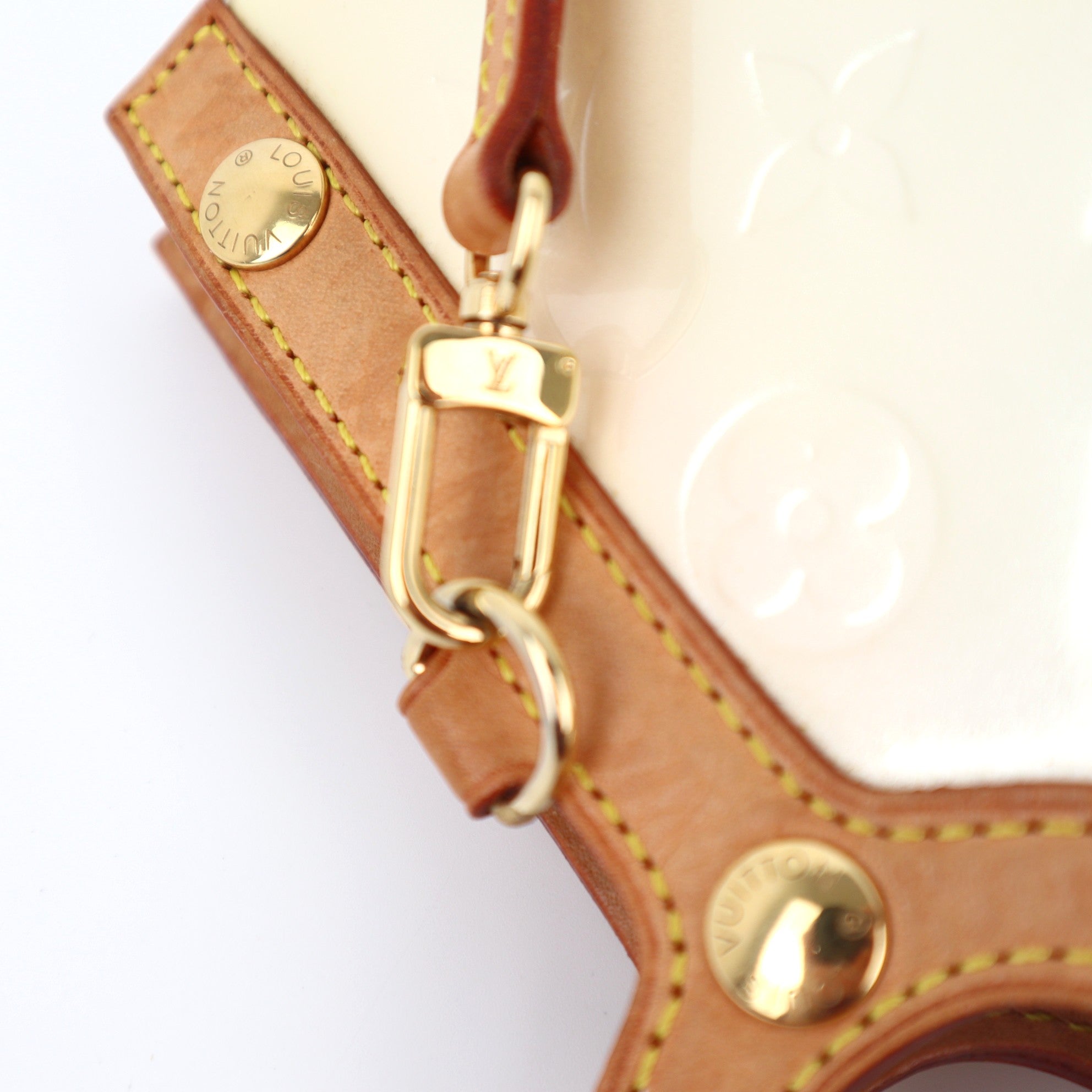 C1211 Louis Vuitton Perle Monogram Vernis Roxbury Drive Bag -Pre Owned