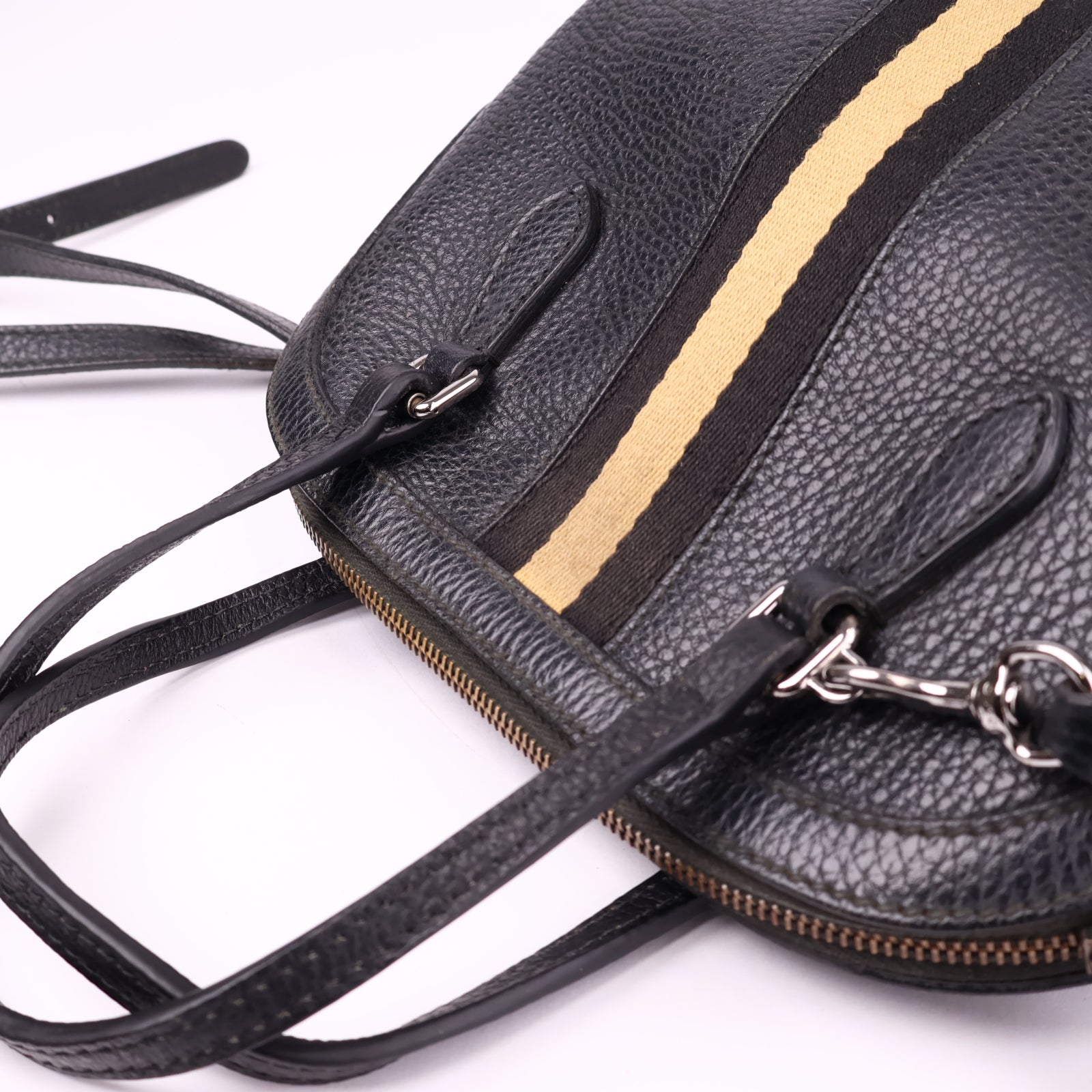 J1016 Gucci Sherry Line Leather Handbag Black- Pre Owned