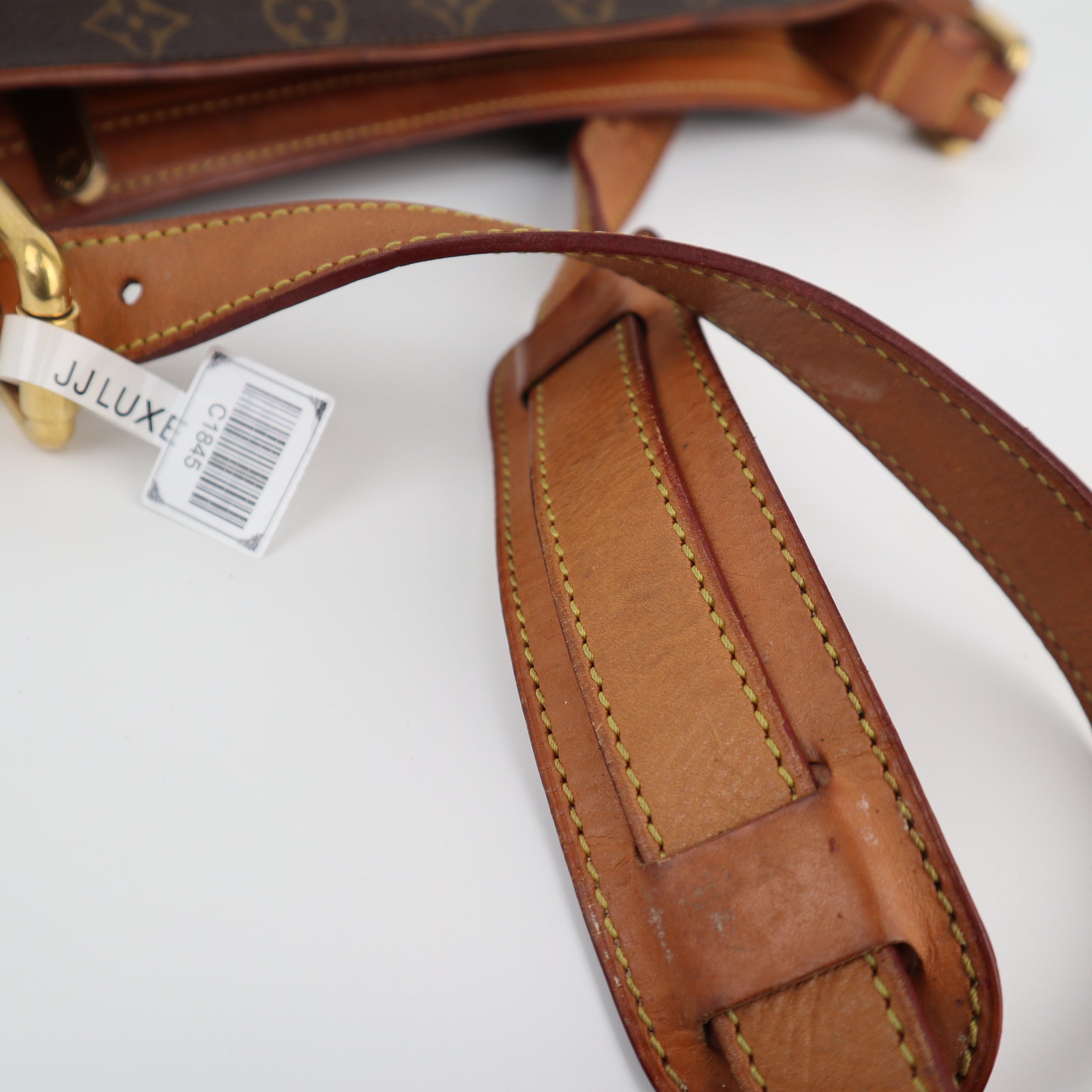 Louis Vuitton Monogram Canvas Hudson GM Shoulder Bag C1845 | Pre-Owned Very Good Brown Monogram Canvas