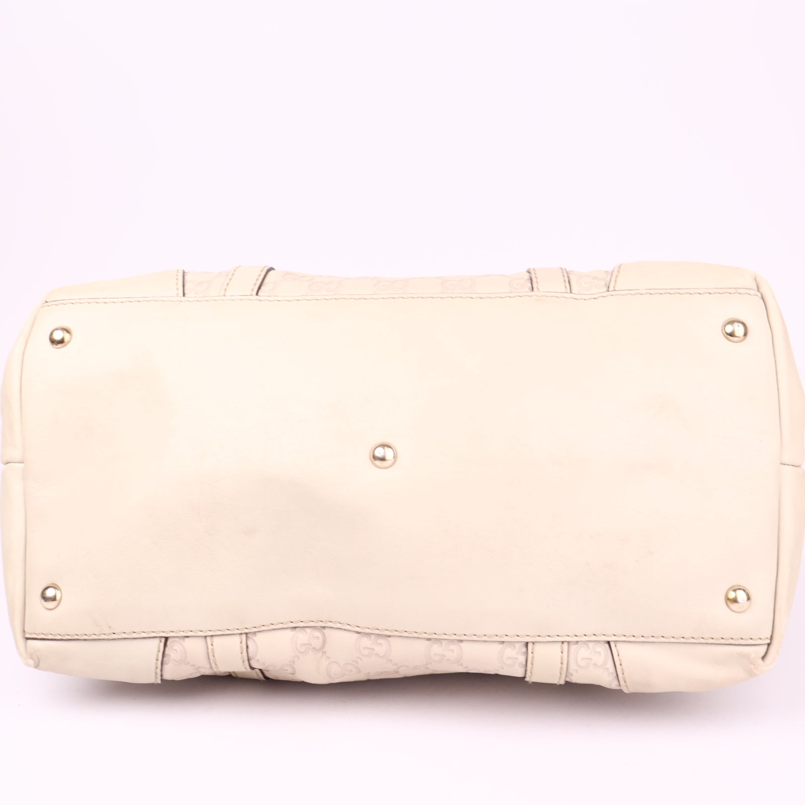 J3555 Gucci White GG Embossed Leather Lovely Heart- Pre Owned