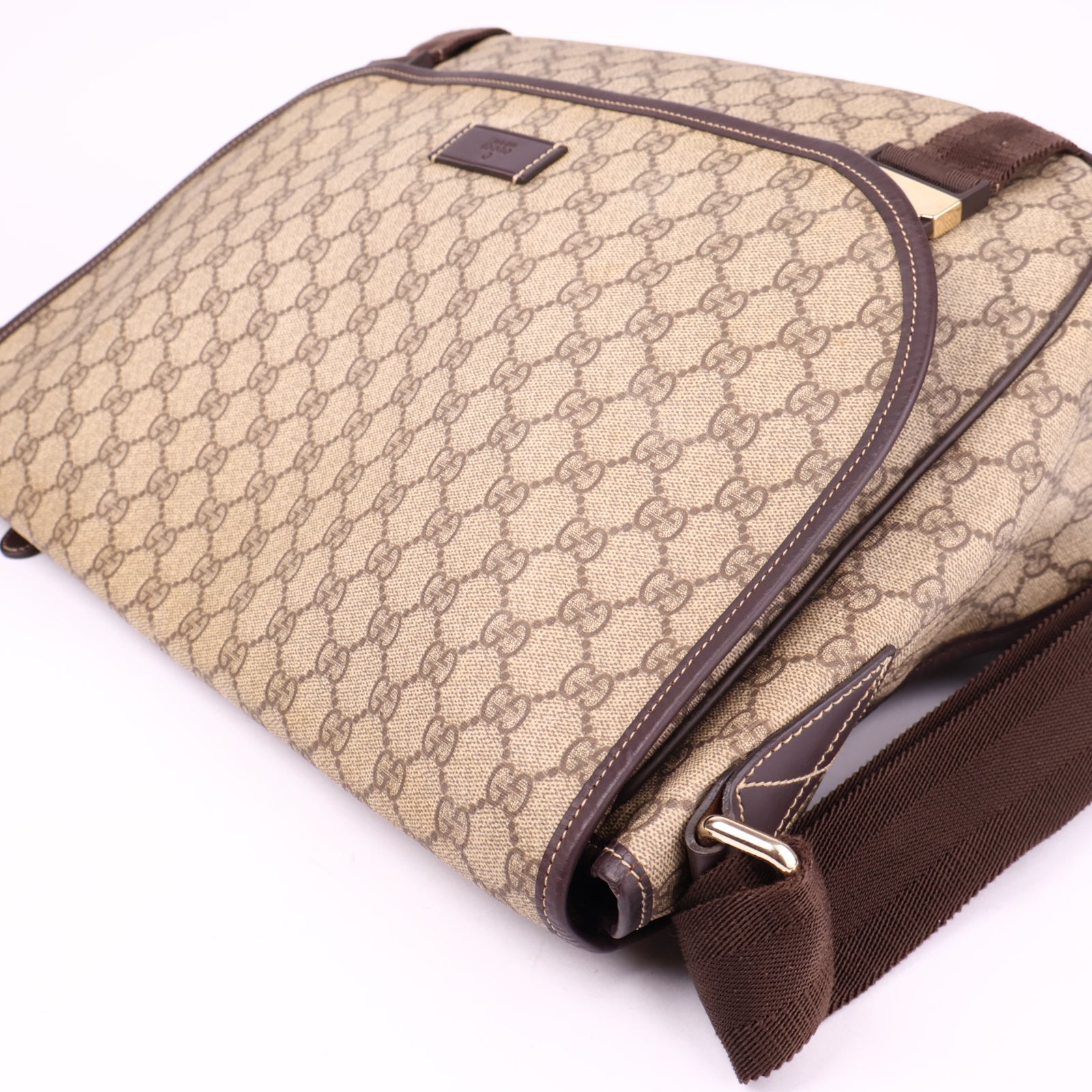 J3545 Gucci Messenger Monogram GG Supreme Beige- Pre Owned