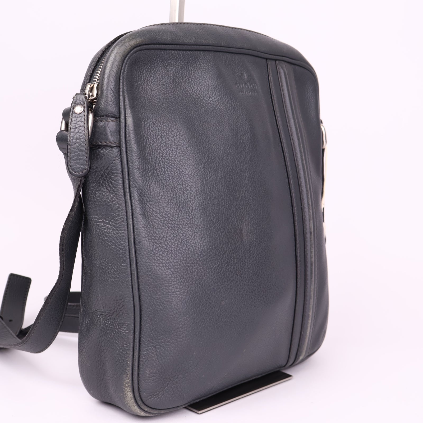 J3563 Gucci Dark Gray Leather Shoulder Bag- Pre Owned