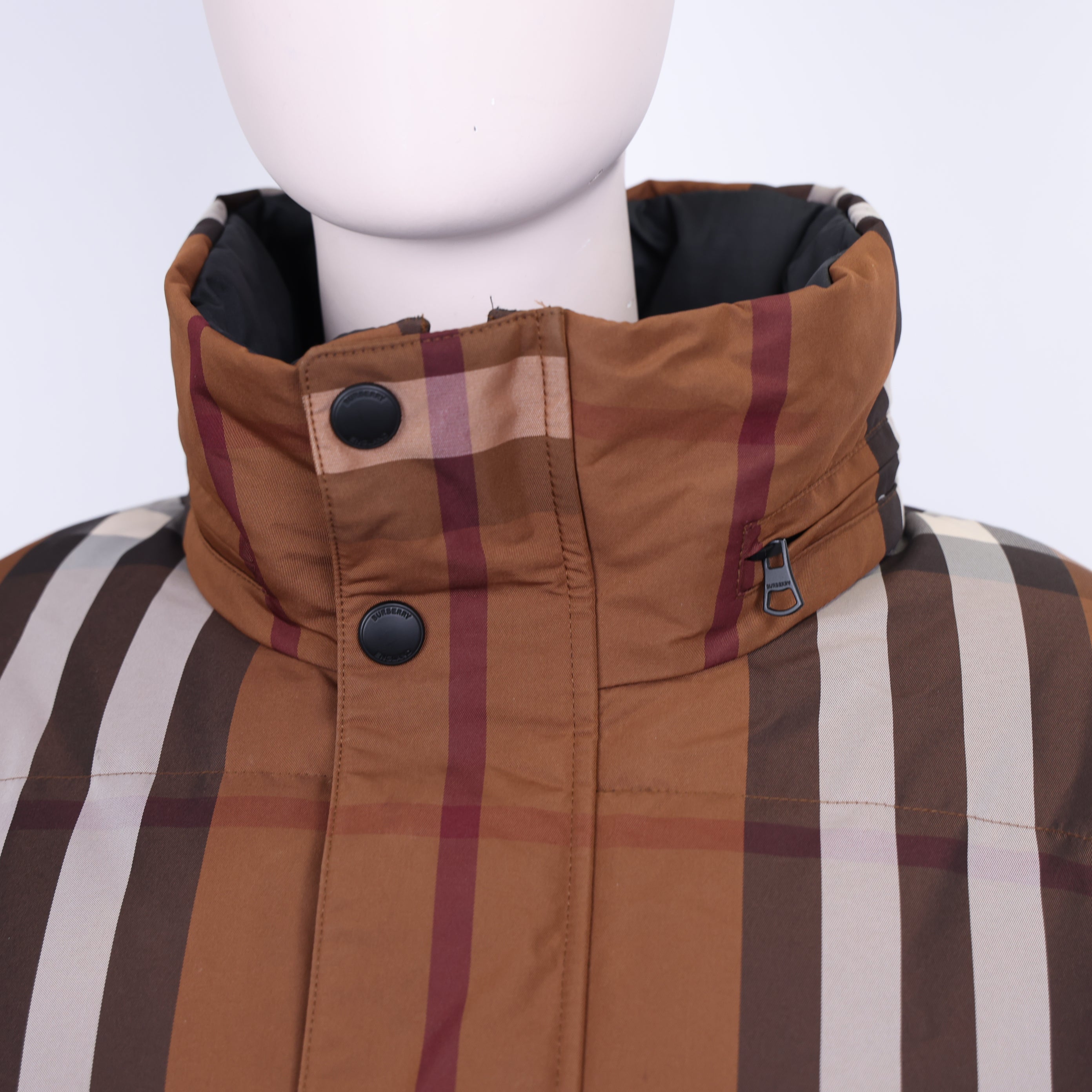 PRE OWNED- Burberry Packaway Hood Reversible Check Nylon Puffer Jacket SIZE XL