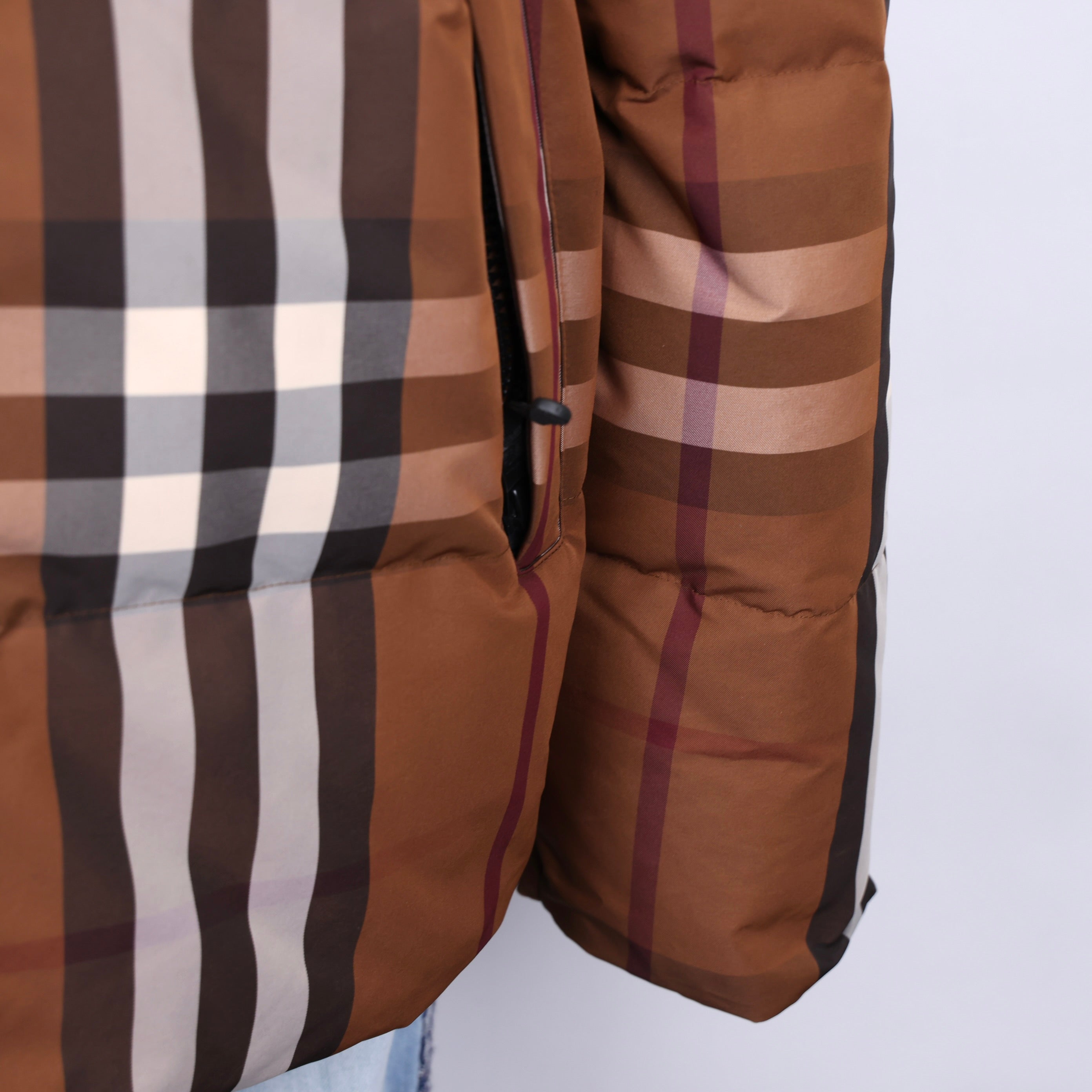 PRE OWNED- Burberry Packaway Hood Reversible Check Nylon Puffer Jacket SIZE XL