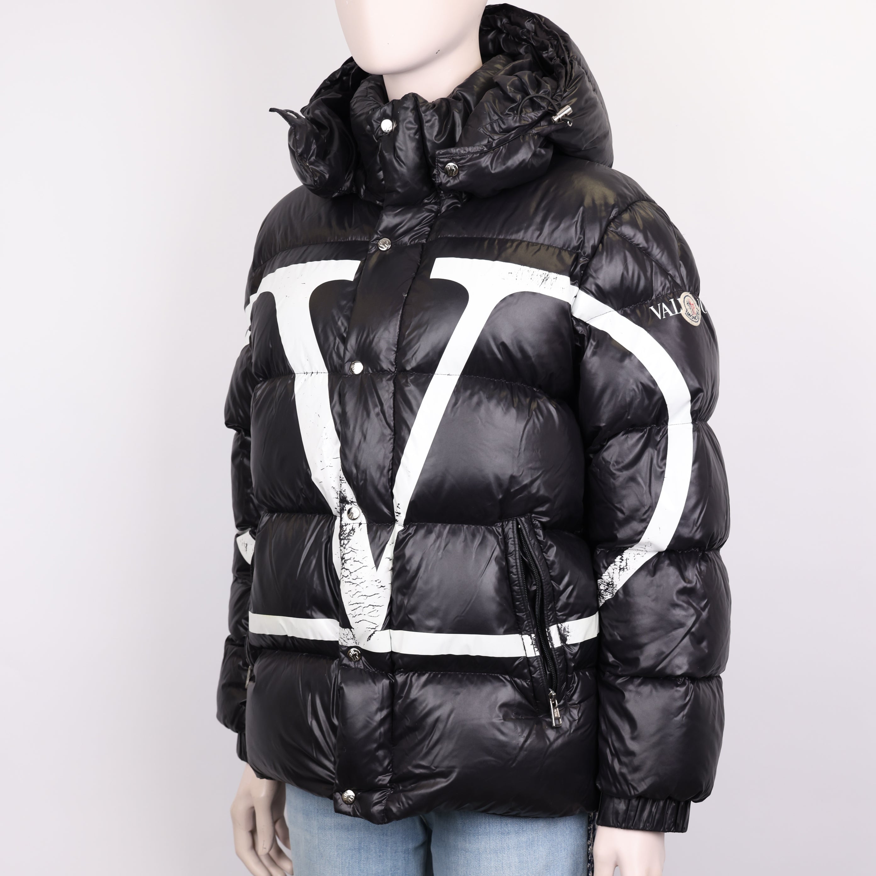 PRE OWNED- Moncler x Valentino black down jacket Size 3
