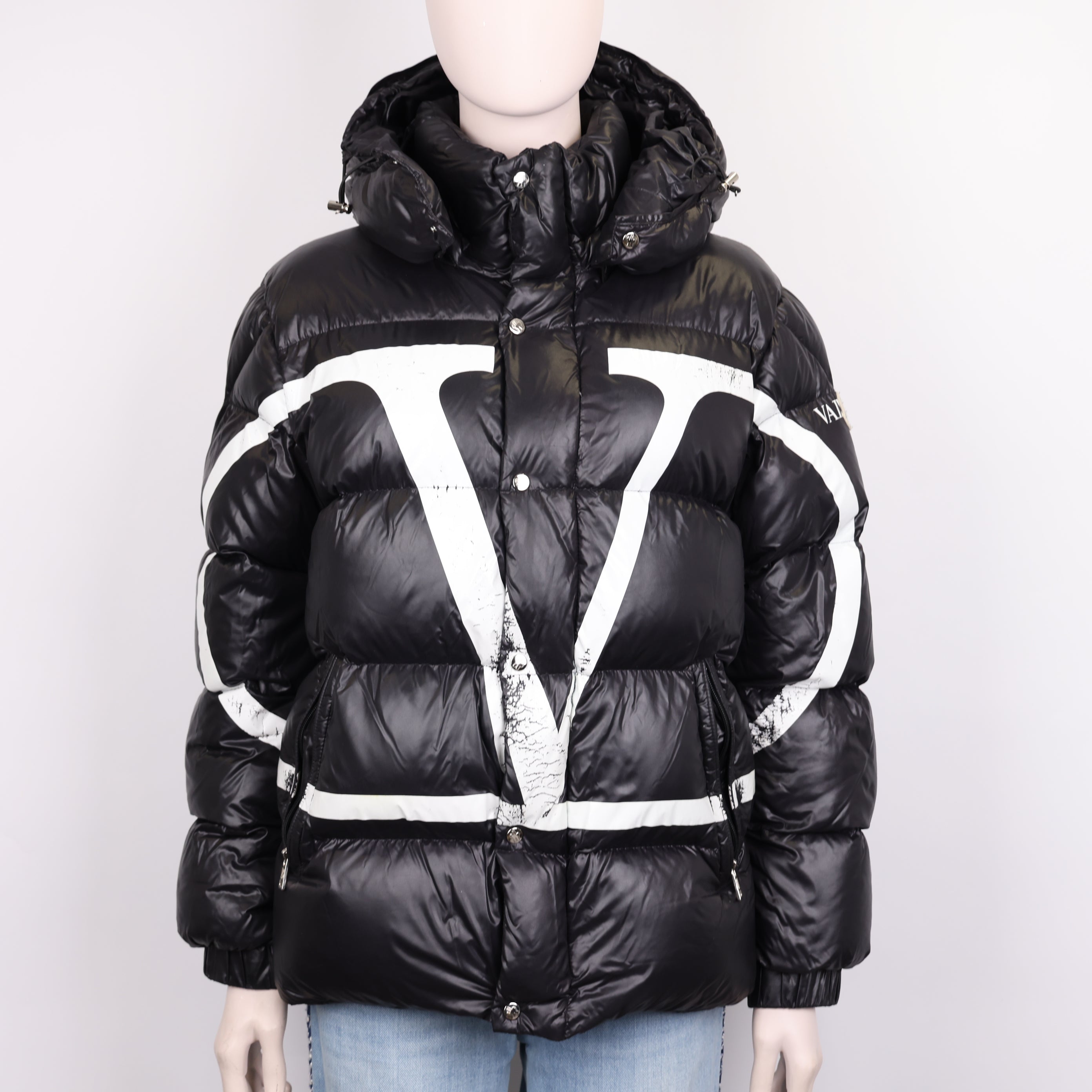 PRE OWNED- Moncler x Valentino black down jacket Size 3