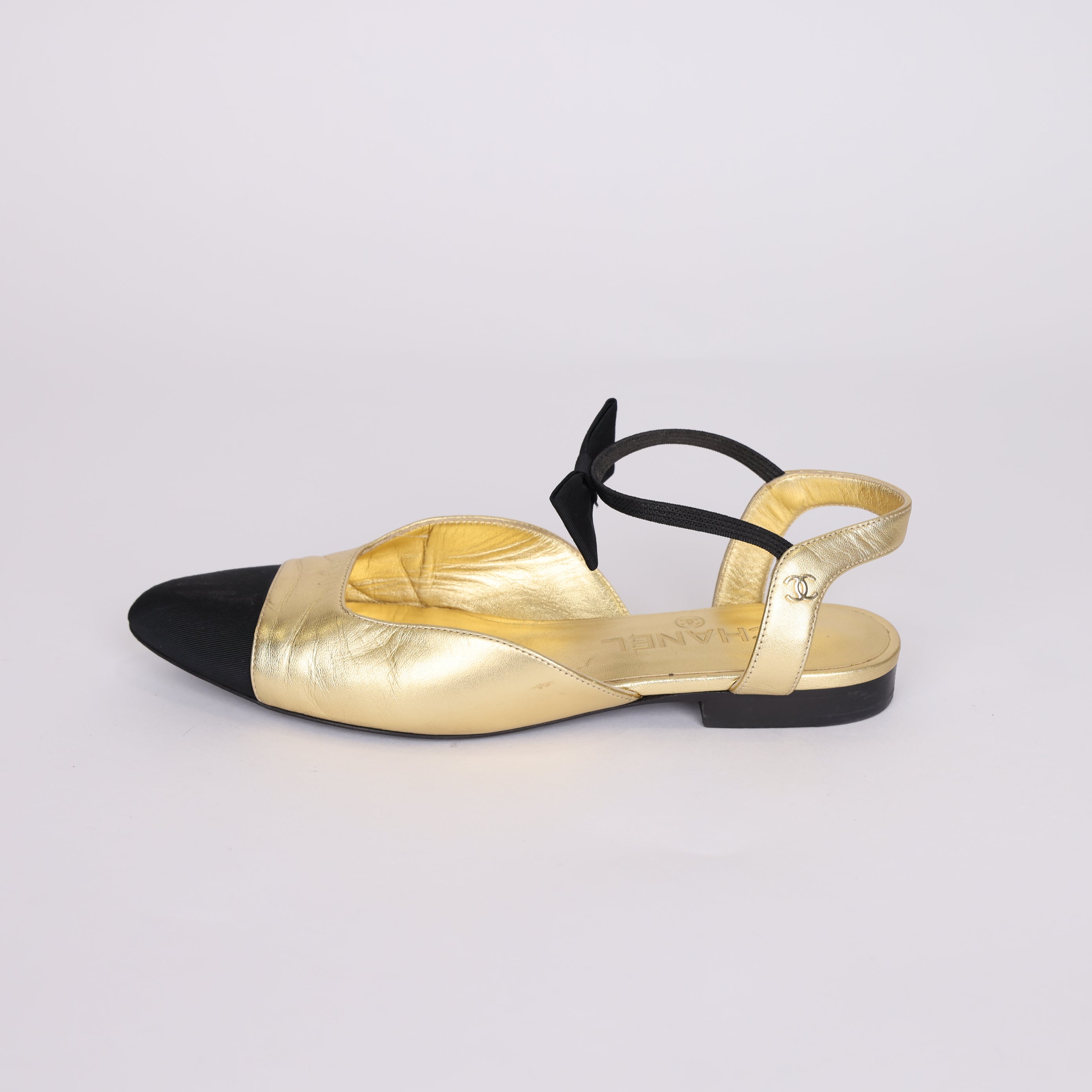 PRE OWNED- Chanel Black and Gold Double C Sandals Size EU36.5/ UK3.5 J0532S13300