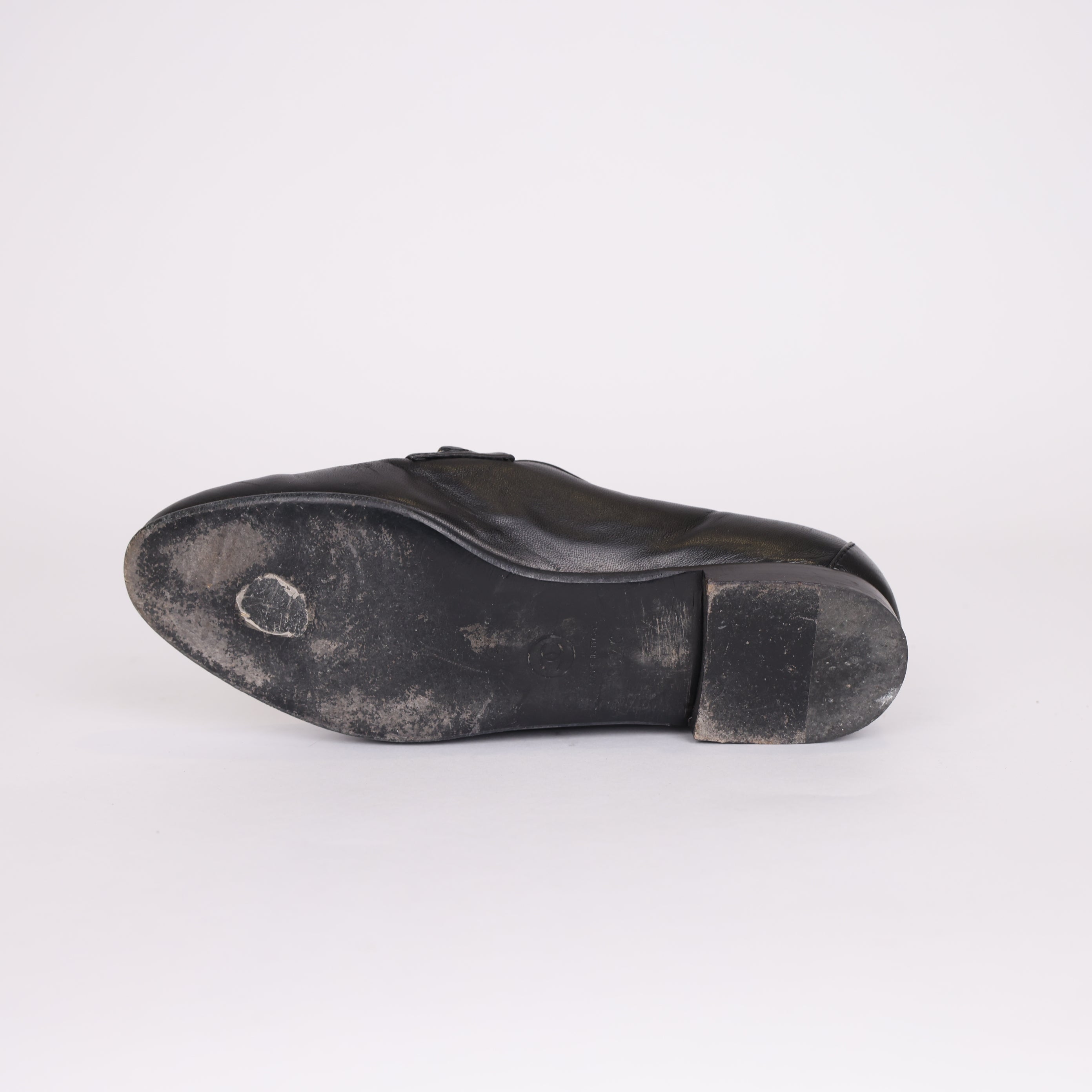 PRE OWNED- Chanel chain loafers size EU36.5/ UK3.5 J0529S43212