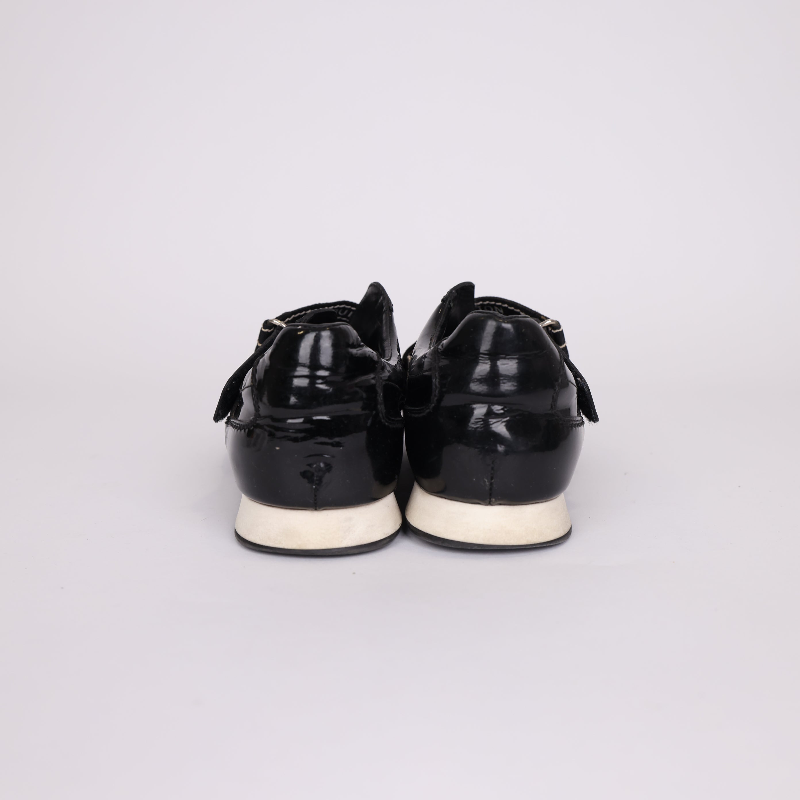 PRE OWNED- LV Louis Vuitton black lace-up sneakers size EU38.5/ UK5.5 J0558S14121