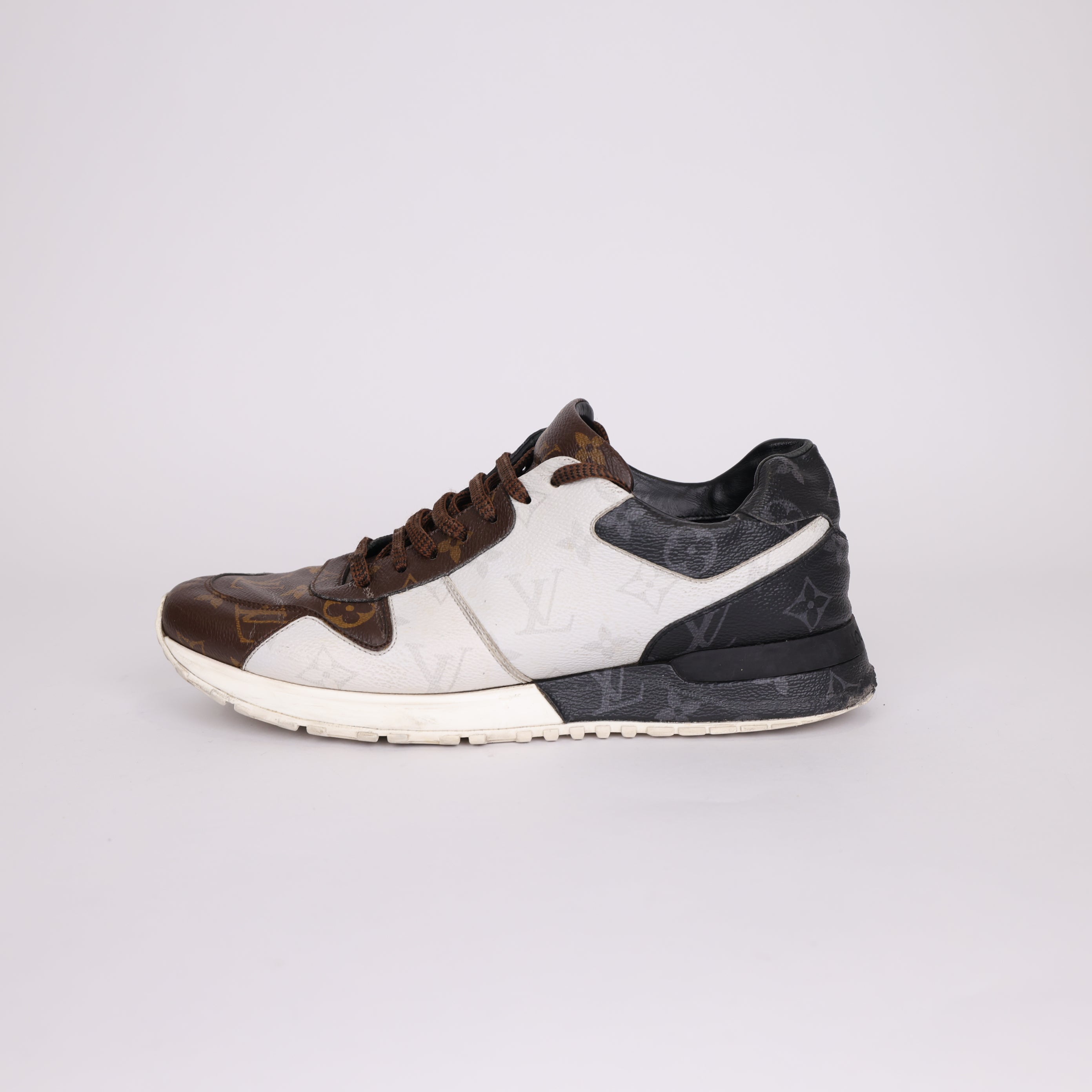 PRE OWNED- LV Louis Vuitton three-piece sneakers size EU40.5/ UK6.5 J0522S33221