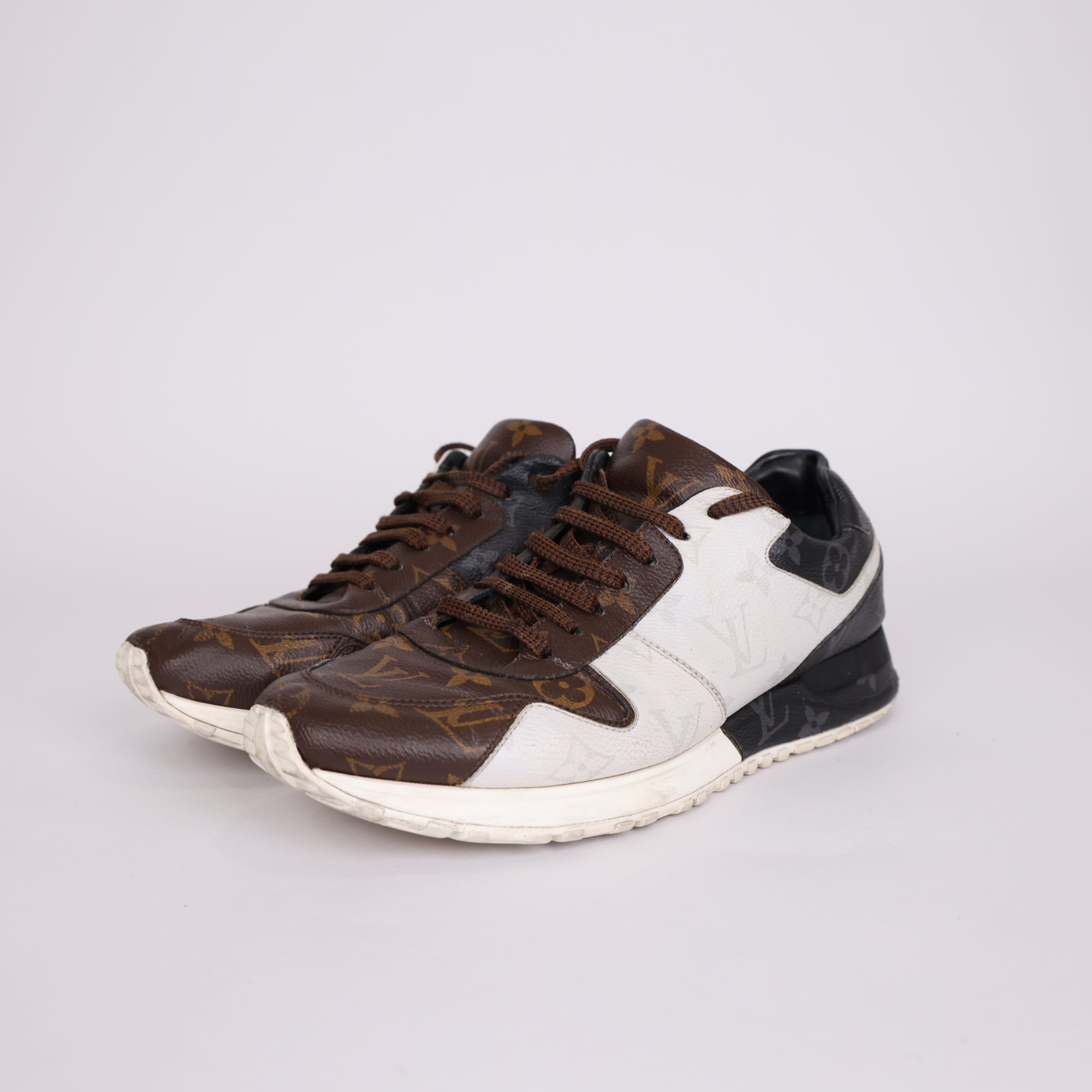 PRE OWNED- LV Louis Vuitton three-piece sneakers size EU40.5/ UK6.5 J0522S33221