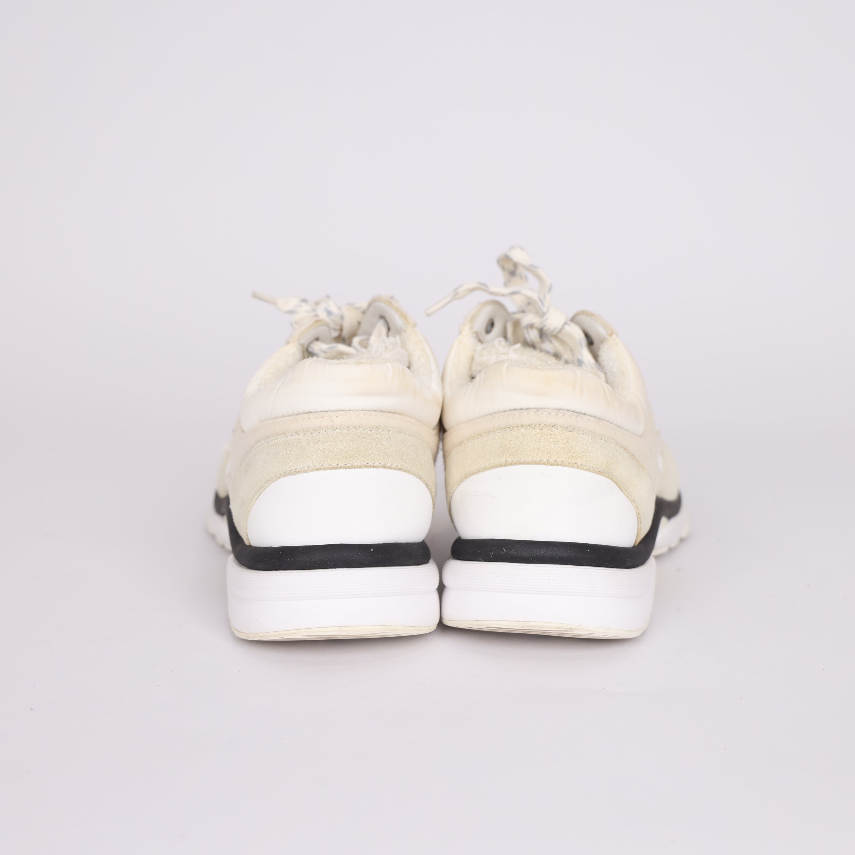 PRE OWNED- Chanel woven sneakers size EU38/ UK5 J0550S27272