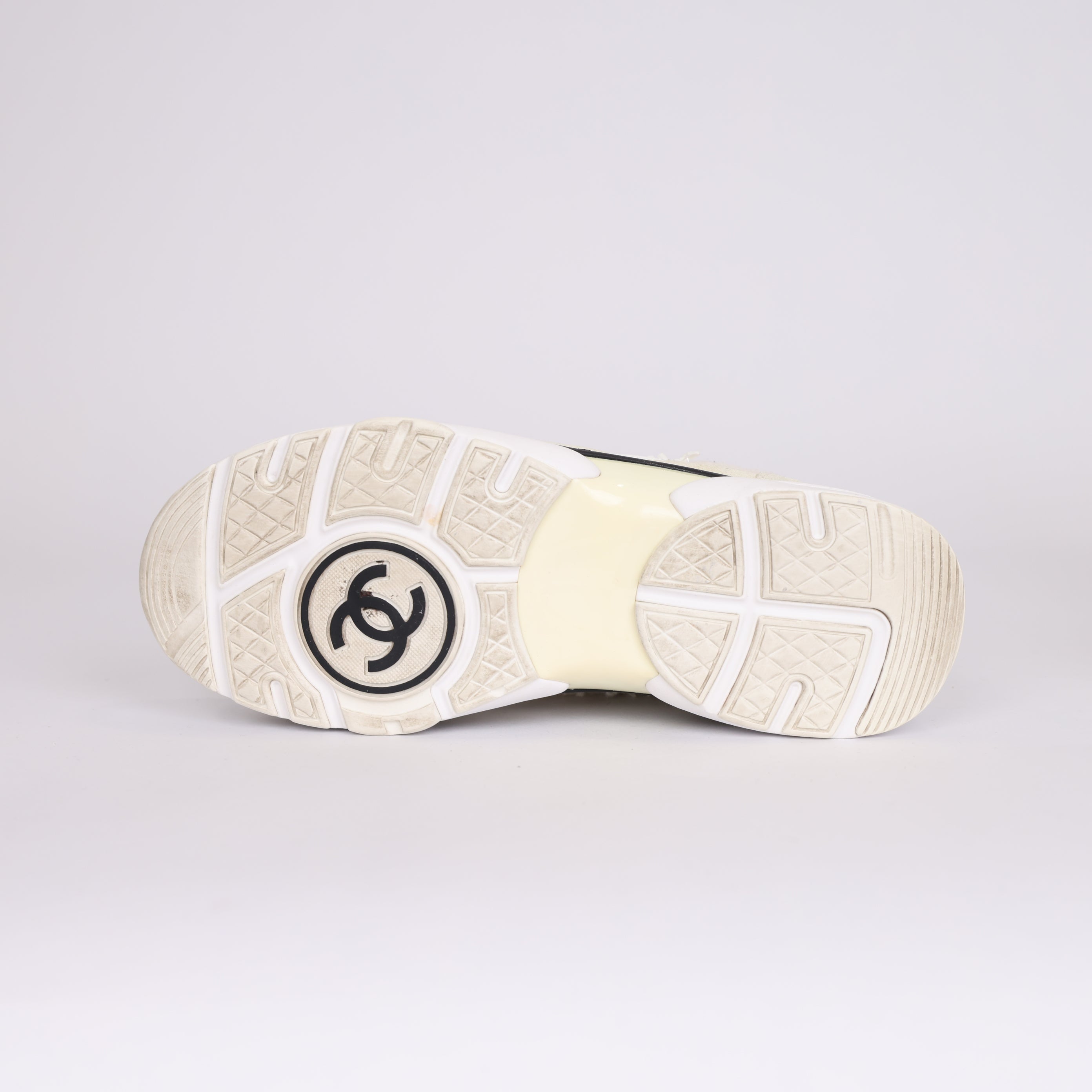 PRE OWNED- Chanel woven sneakers size EU38/ UK5 J0550S27272