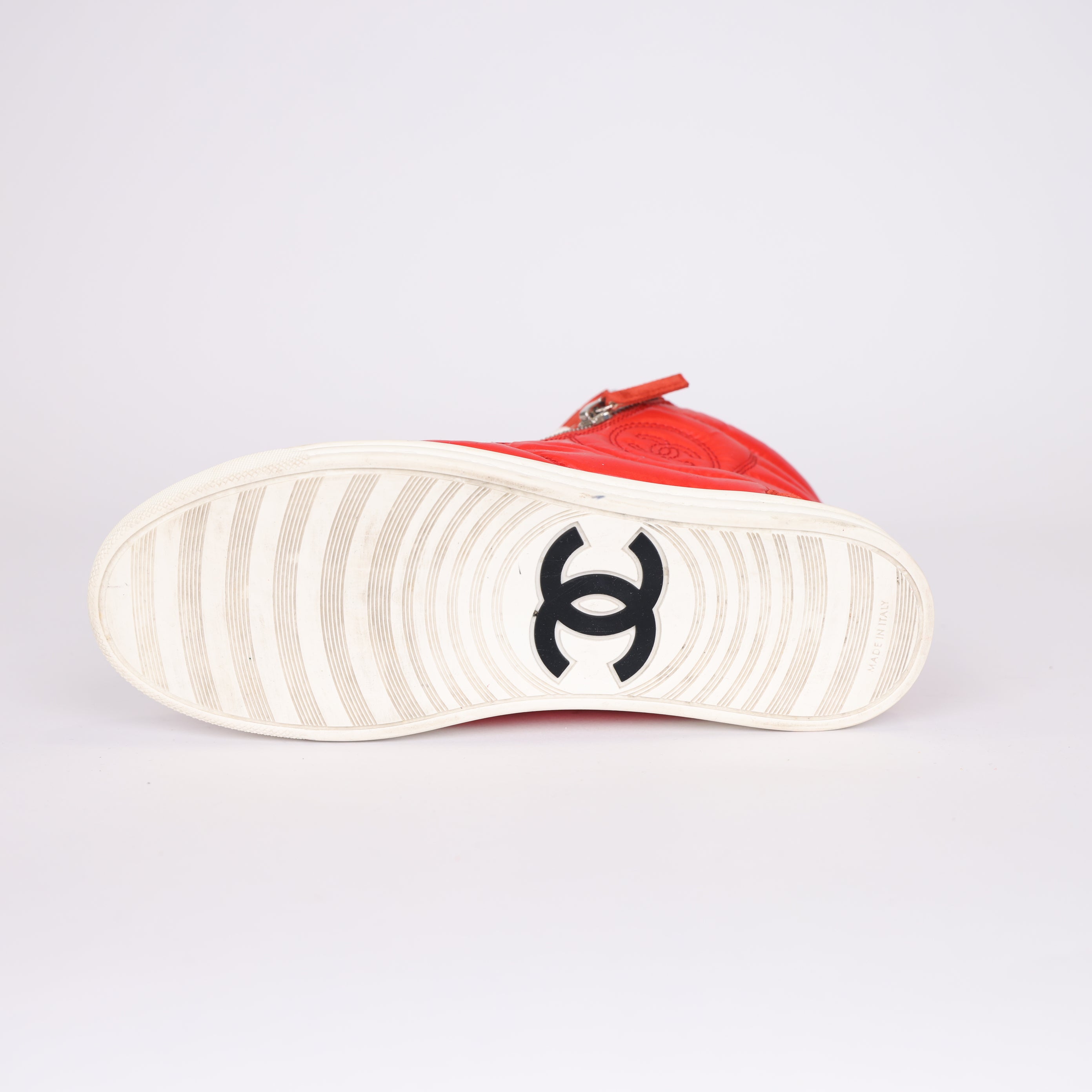 PRE OWNED- Chanel red pearl double C embroidered sneakers size EU36.5/UK3.5 J0553S24441