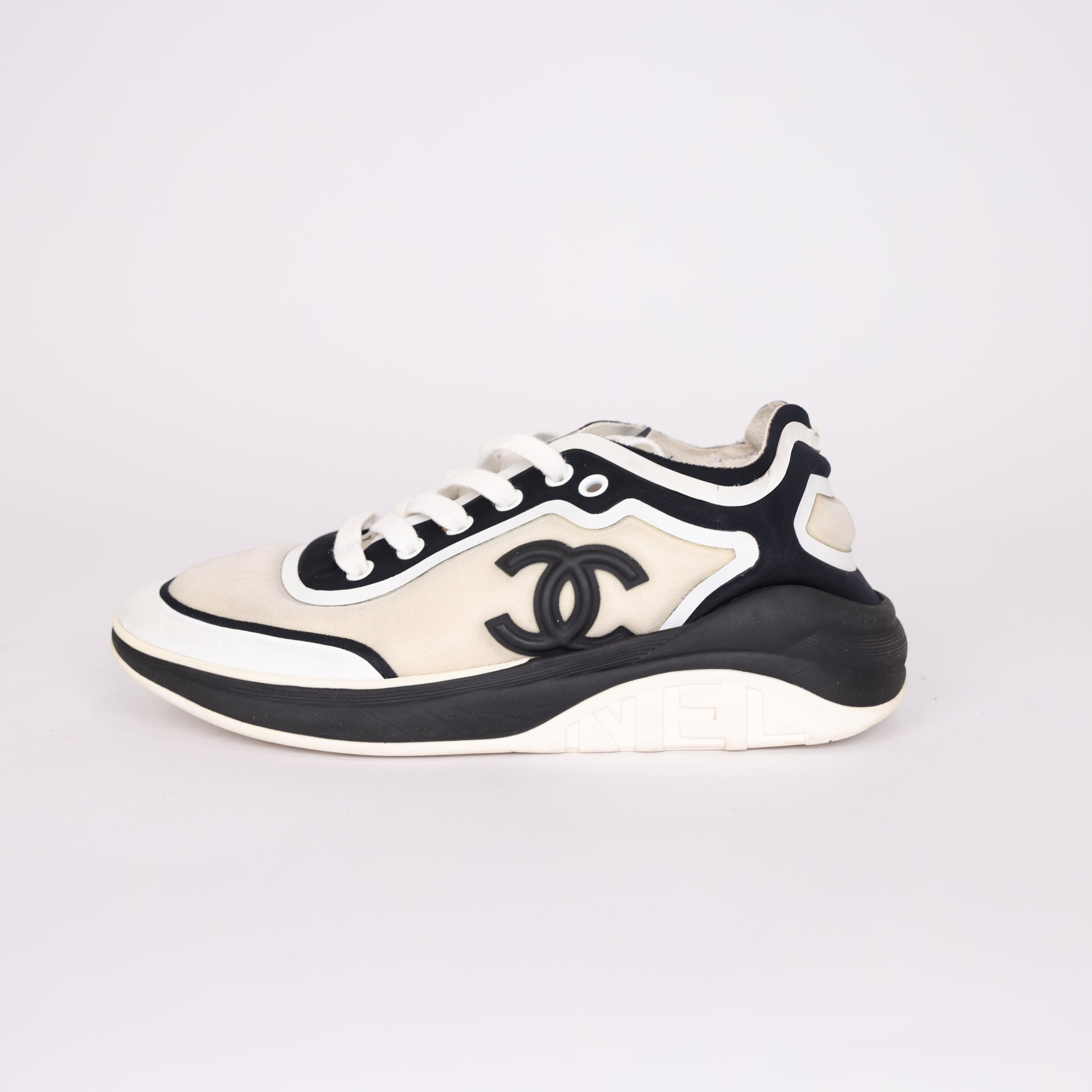 PRE OWNED- Chanel CC black and white sneakers size EU36/ UK3 J0543S55722