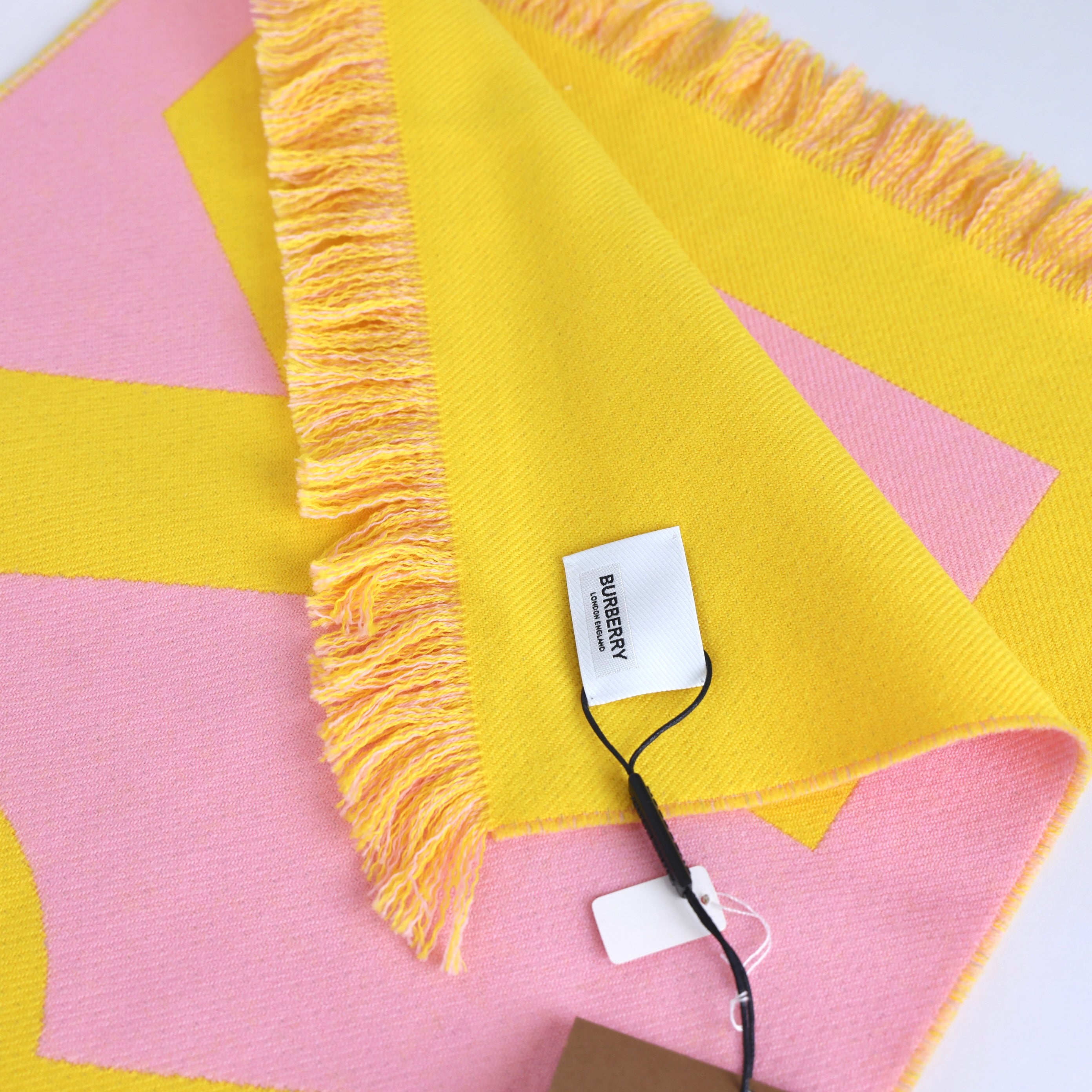 PRE OWNED- BURBERRY LONDON Logo Text Scarf Reversible Pink/Yellow
