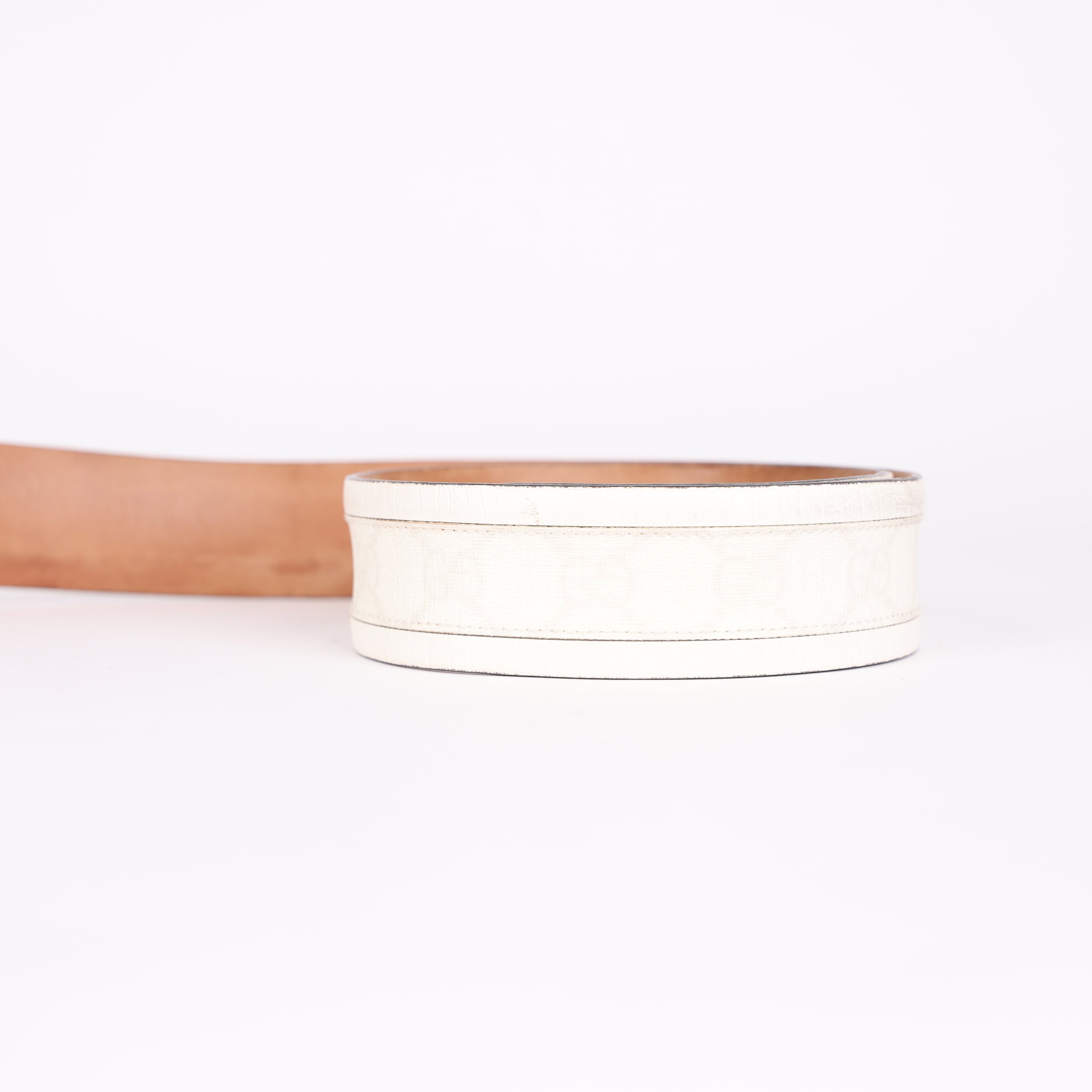 PRE OWNED- GUCCI Beige Leather Belt 90/36