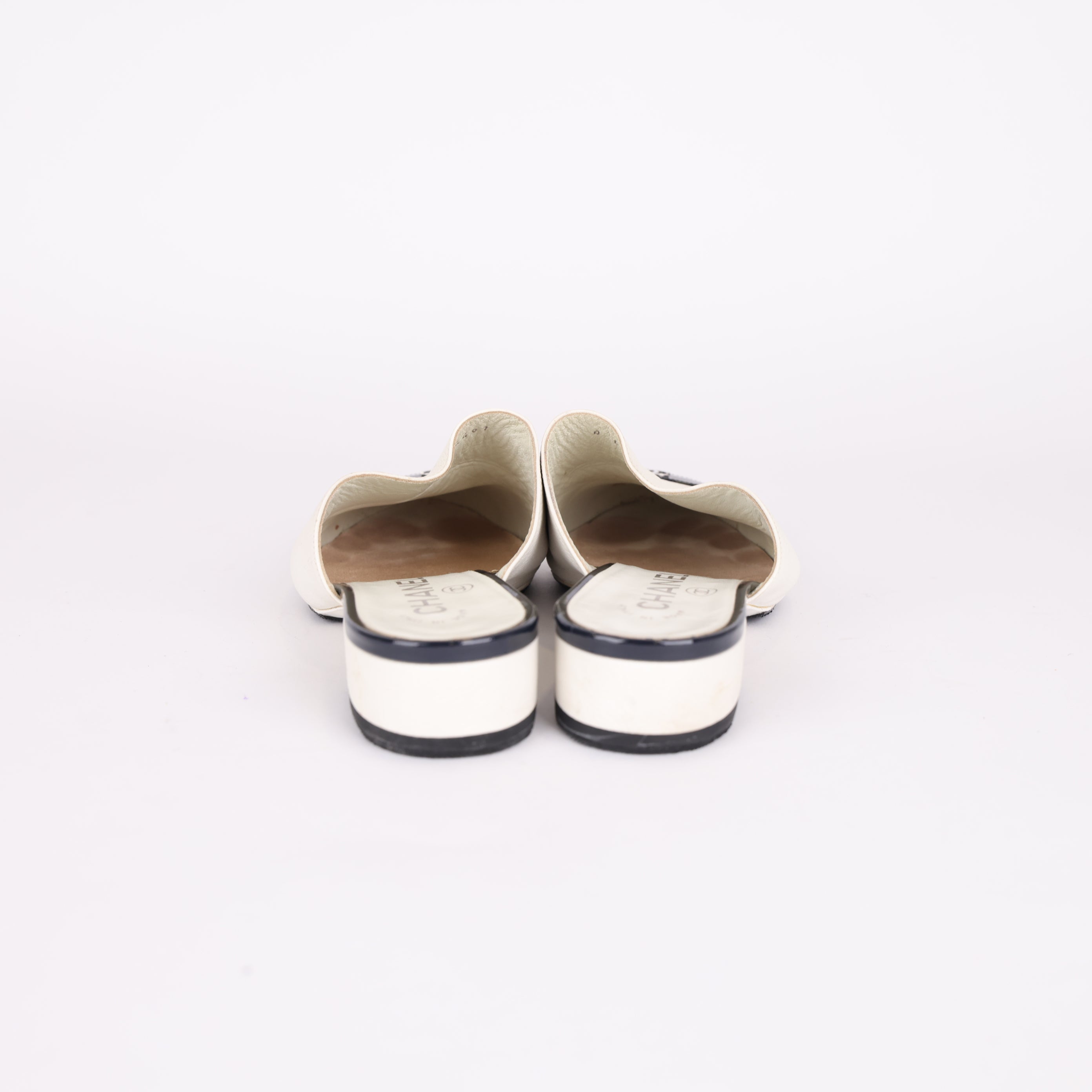PRE OWNED- Chanel black and white mule half-slip slippers size EU36.5/ UK3.5