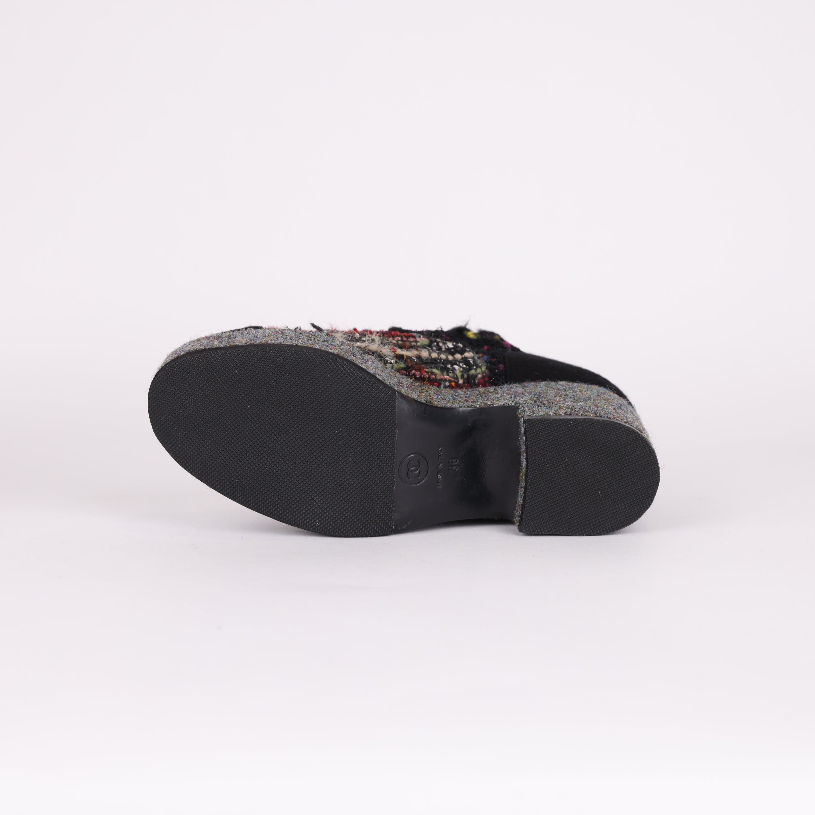 PRE OWNED- Chanel tweed wedge shoes size EU36/ UK3