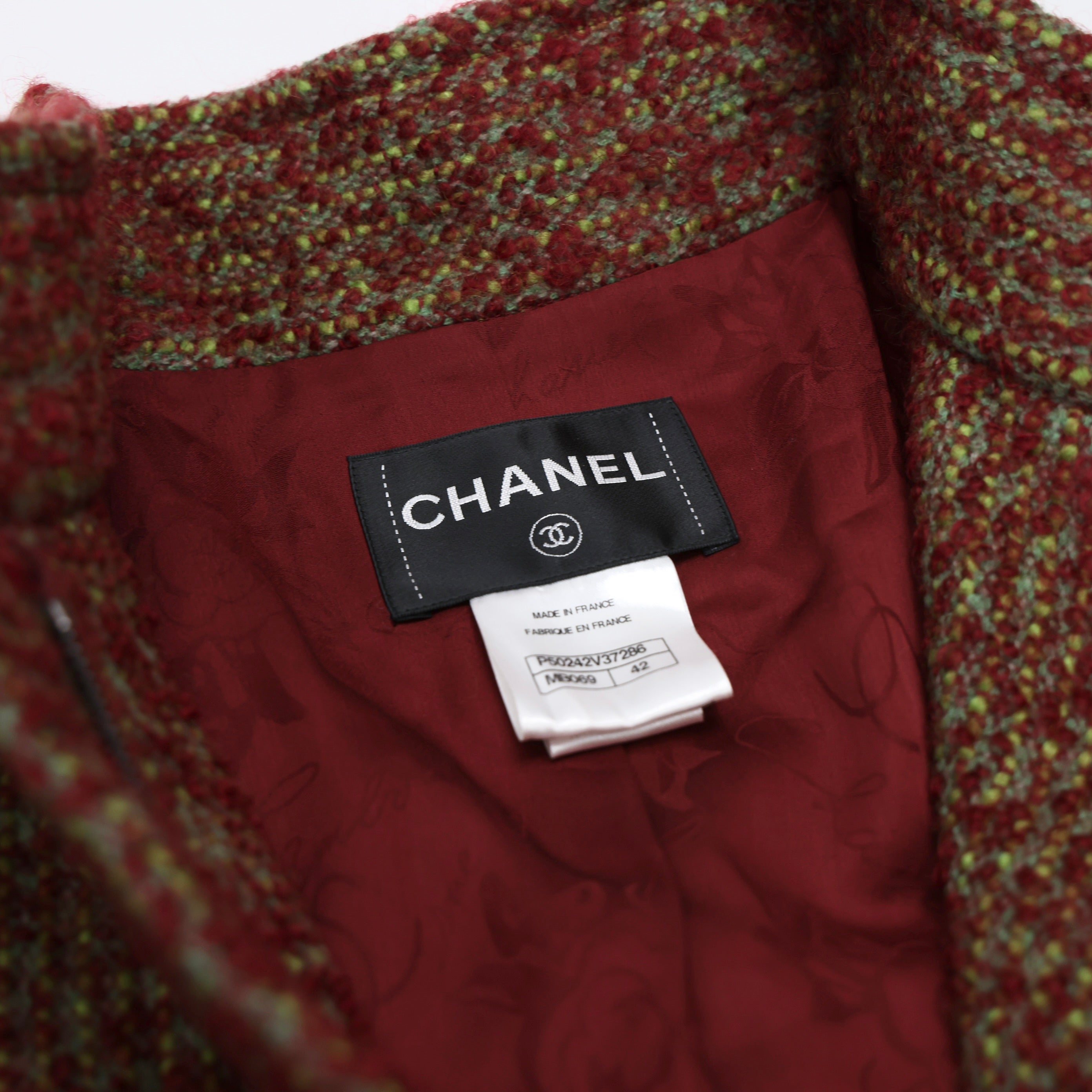 PRE OWNED- CHANEL wool coat size 42