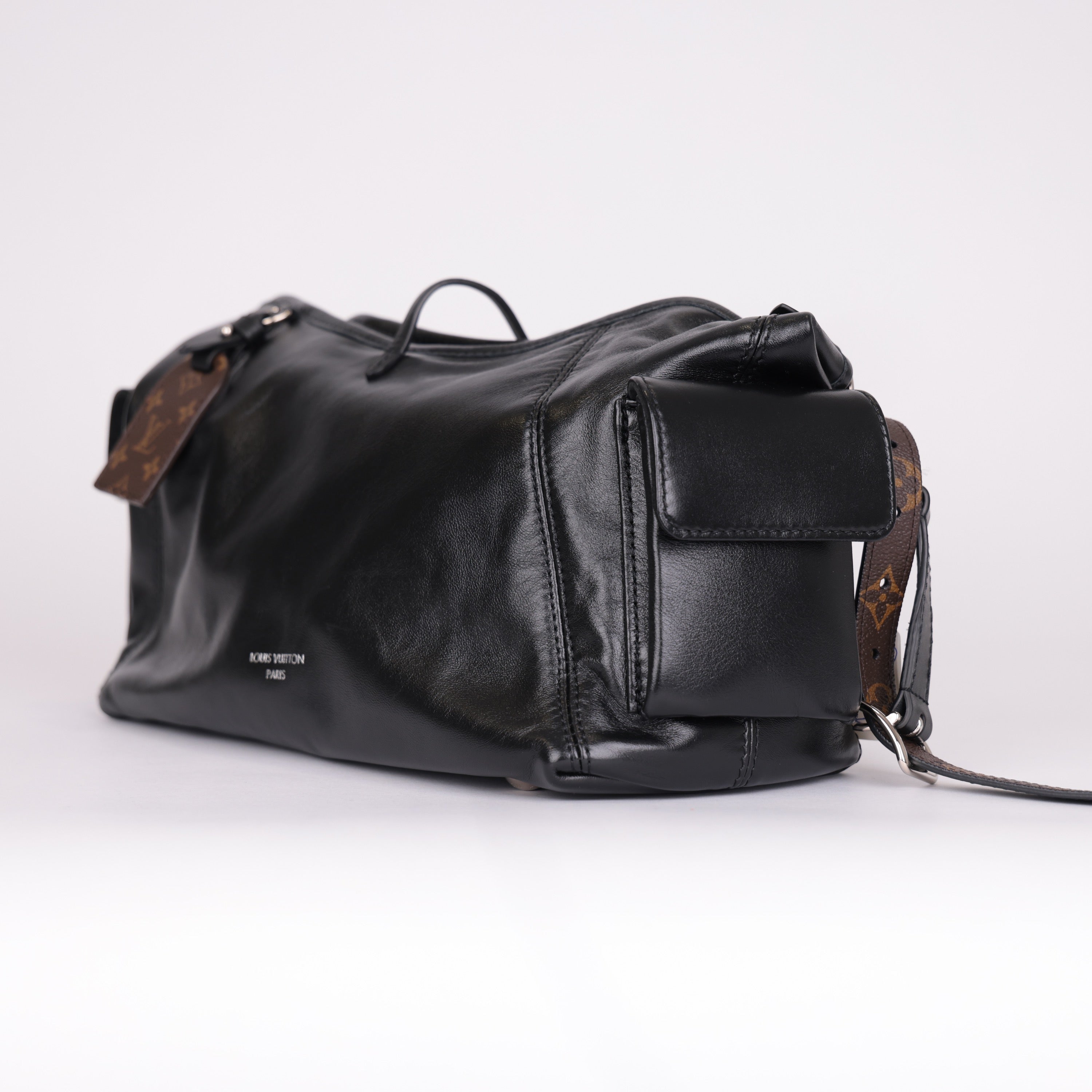 PRE OWNED-LV Monogram CarryAll Cargo Vibe