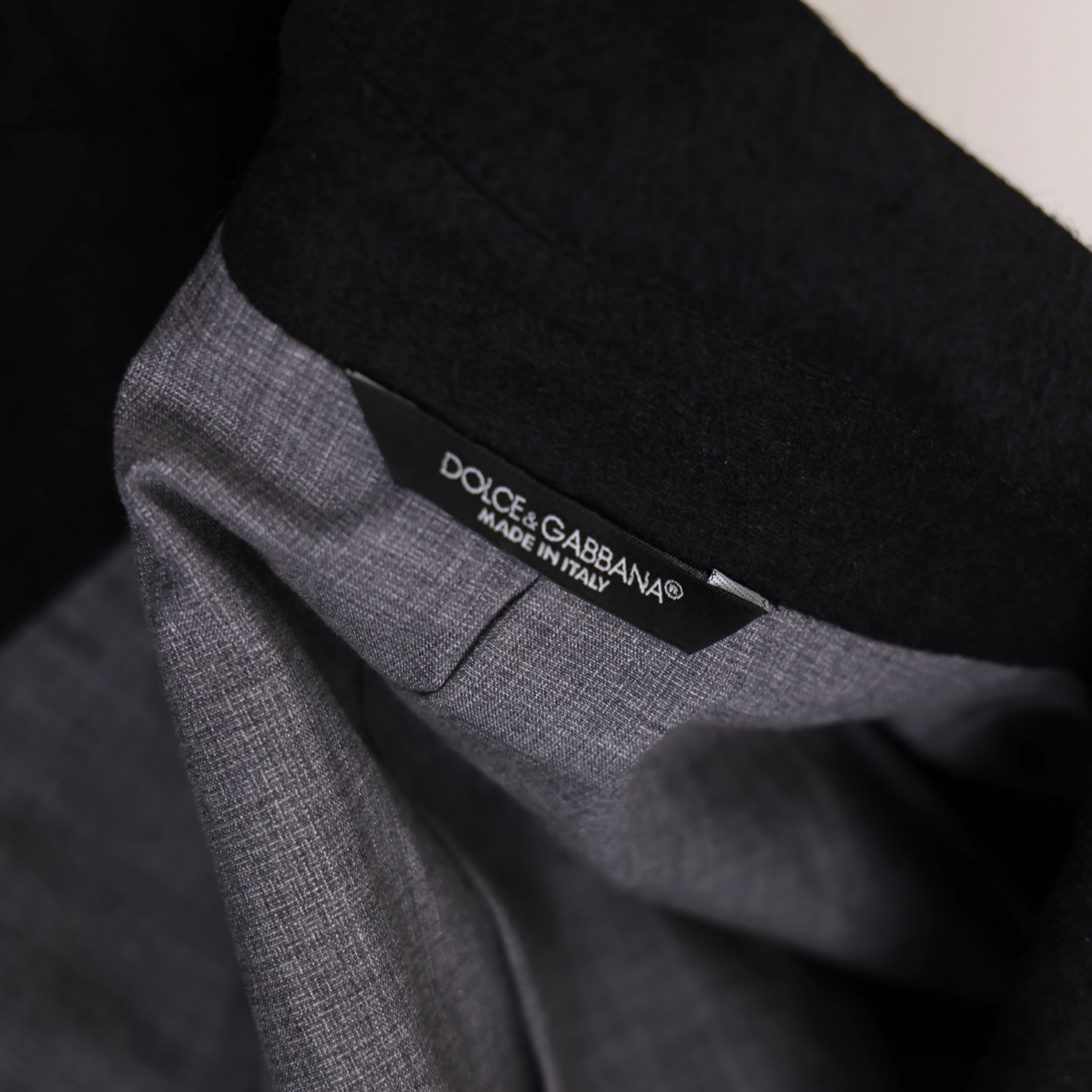 PRE OWNED- Dolce & Gabbana black lapel jacket size 48