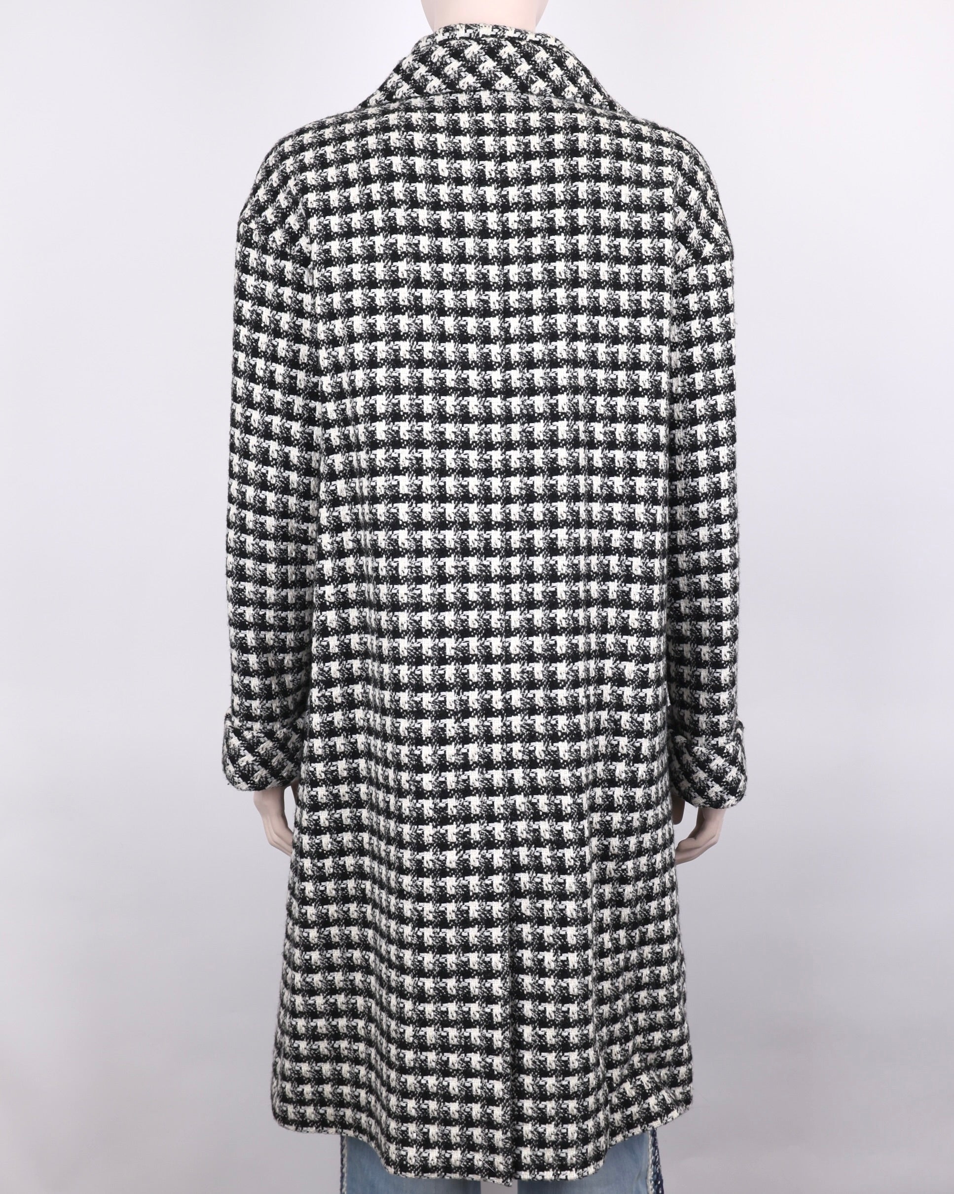 PRE OWNED- Chanel tweed coat 36