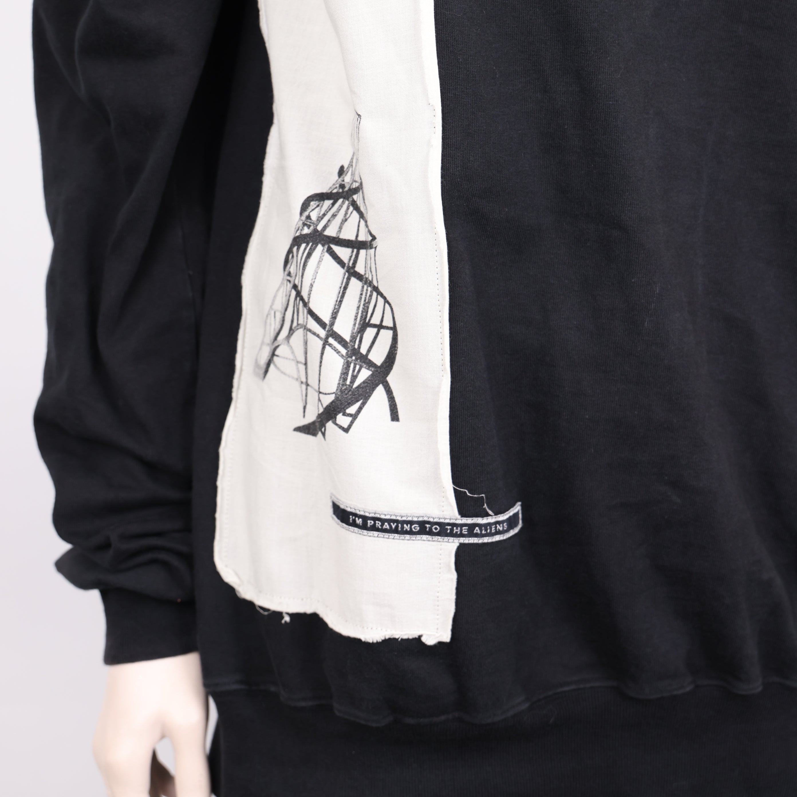 PRE OWNED- Rick Owens DRKSHDW Black Patch Crew Neck Sweatshirt Size M J0590C54472