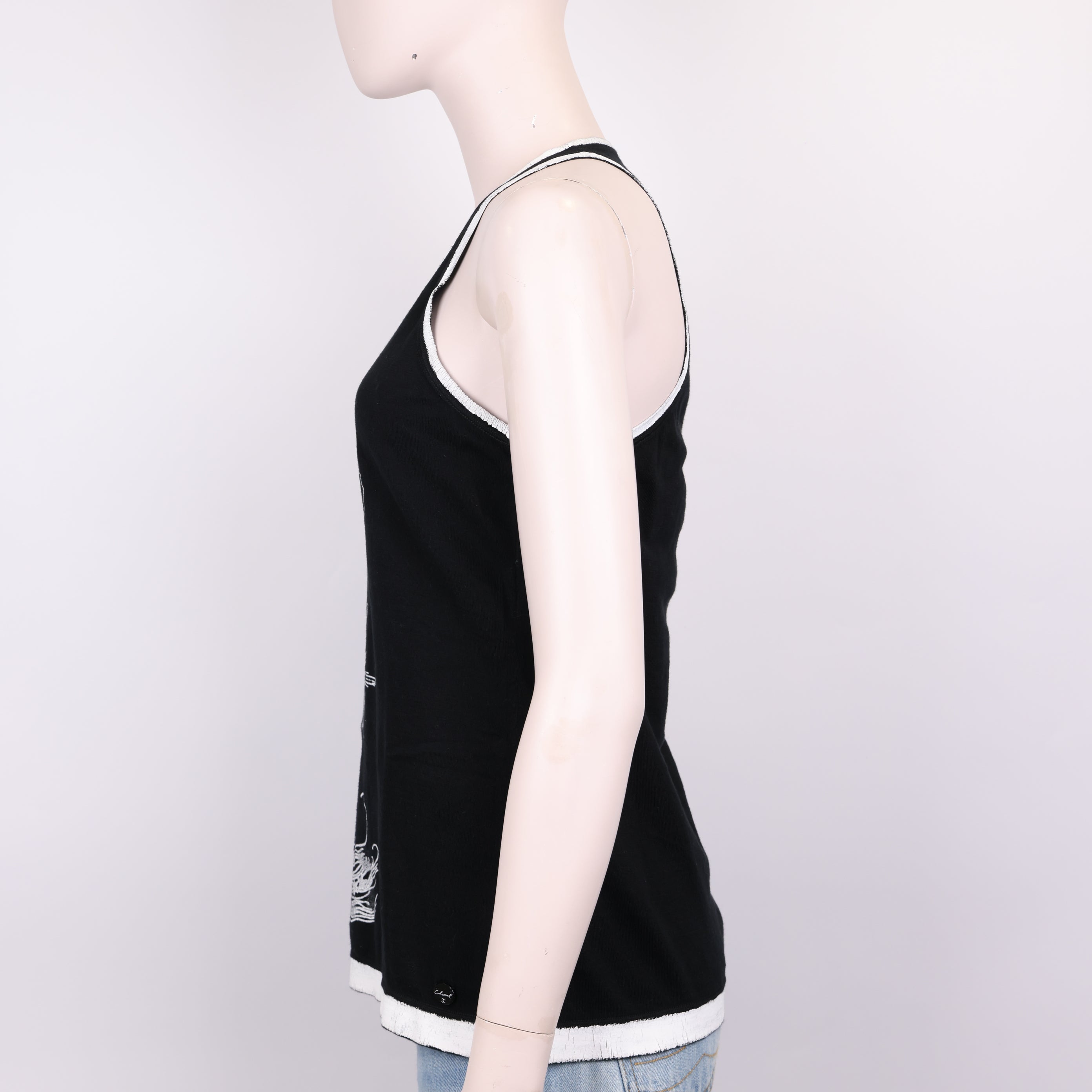 PRE OWNED- CHANEL Chanel black pattern printed vest size 38 J0616C34249