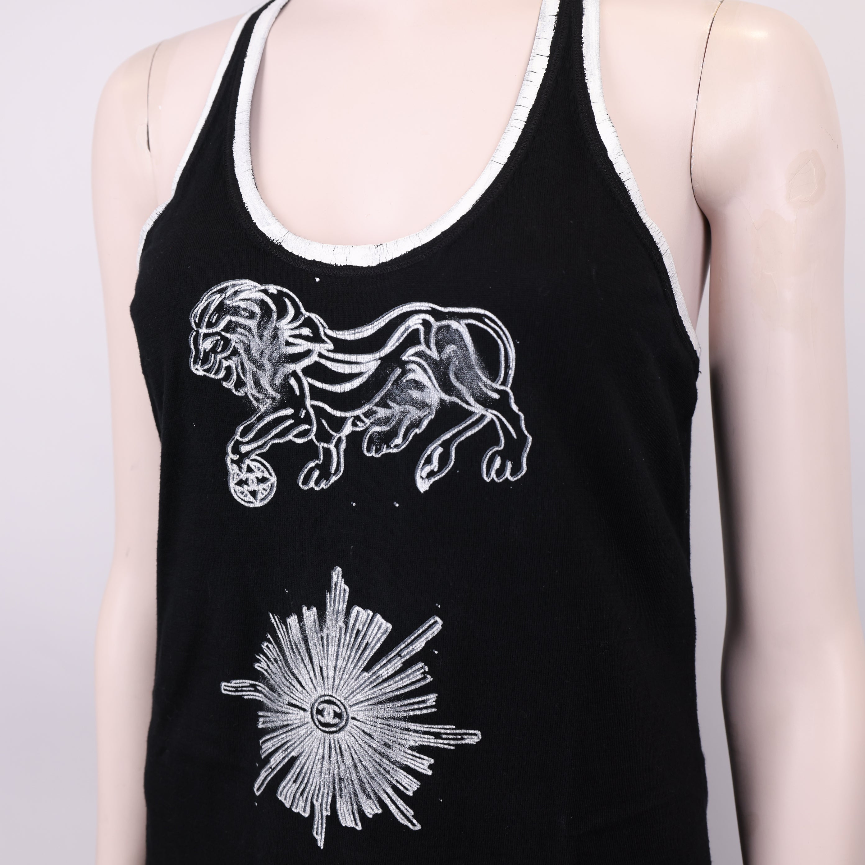 PRE OWNED- CHANEL Chanel black pattern printed vest size 38 J0616C34249