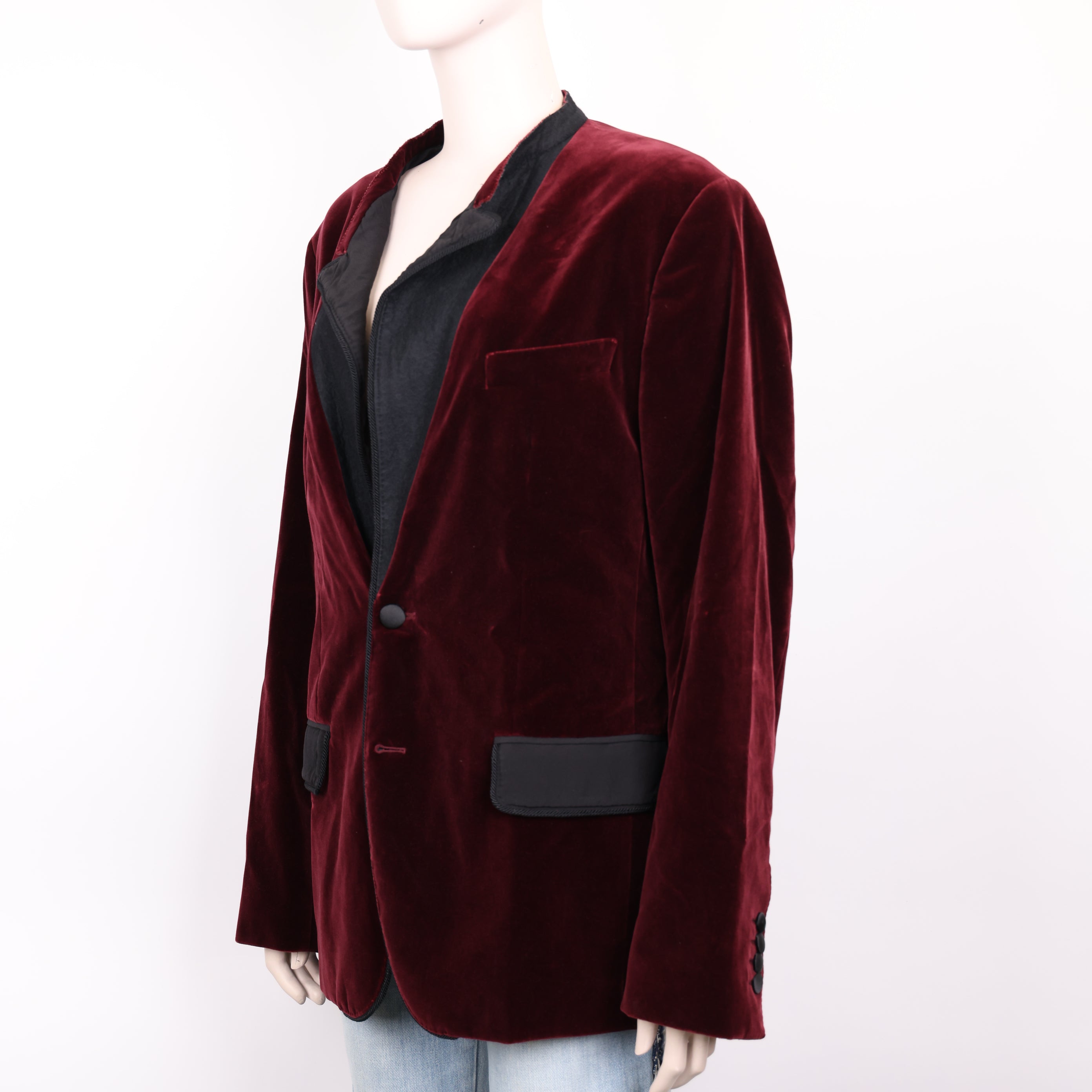 PRE OWNED- Dolce & Gabbana Red Velvet Suit Size 48 J0599C31890