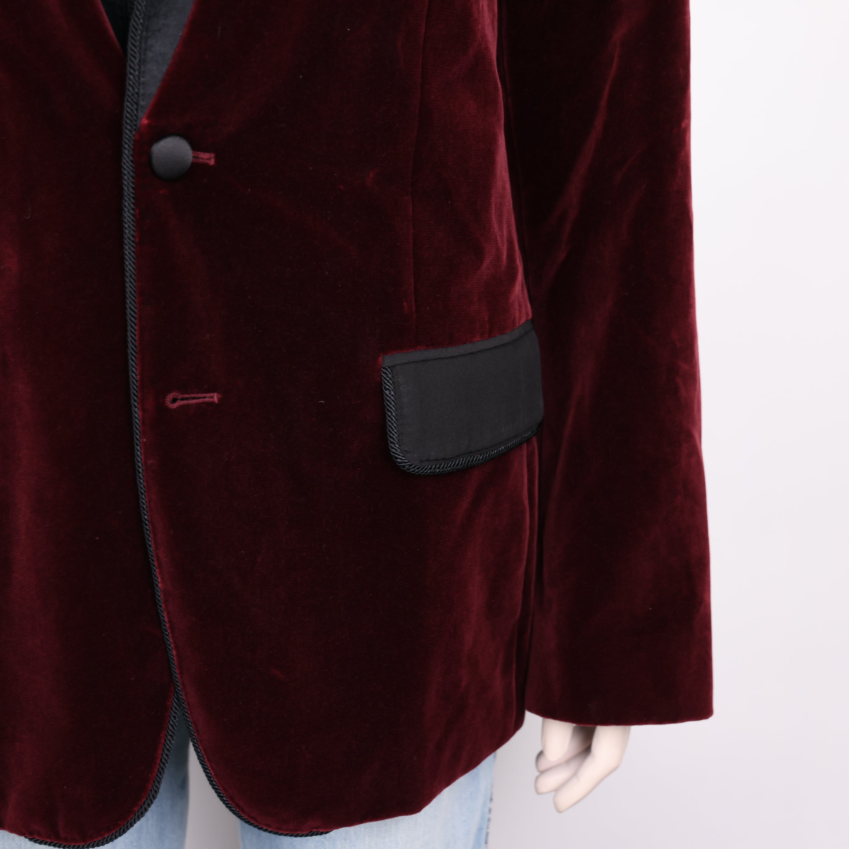 PRE OWNED- Dolce & Gabbana Red Velvet Suit Size 48 J0599C31890