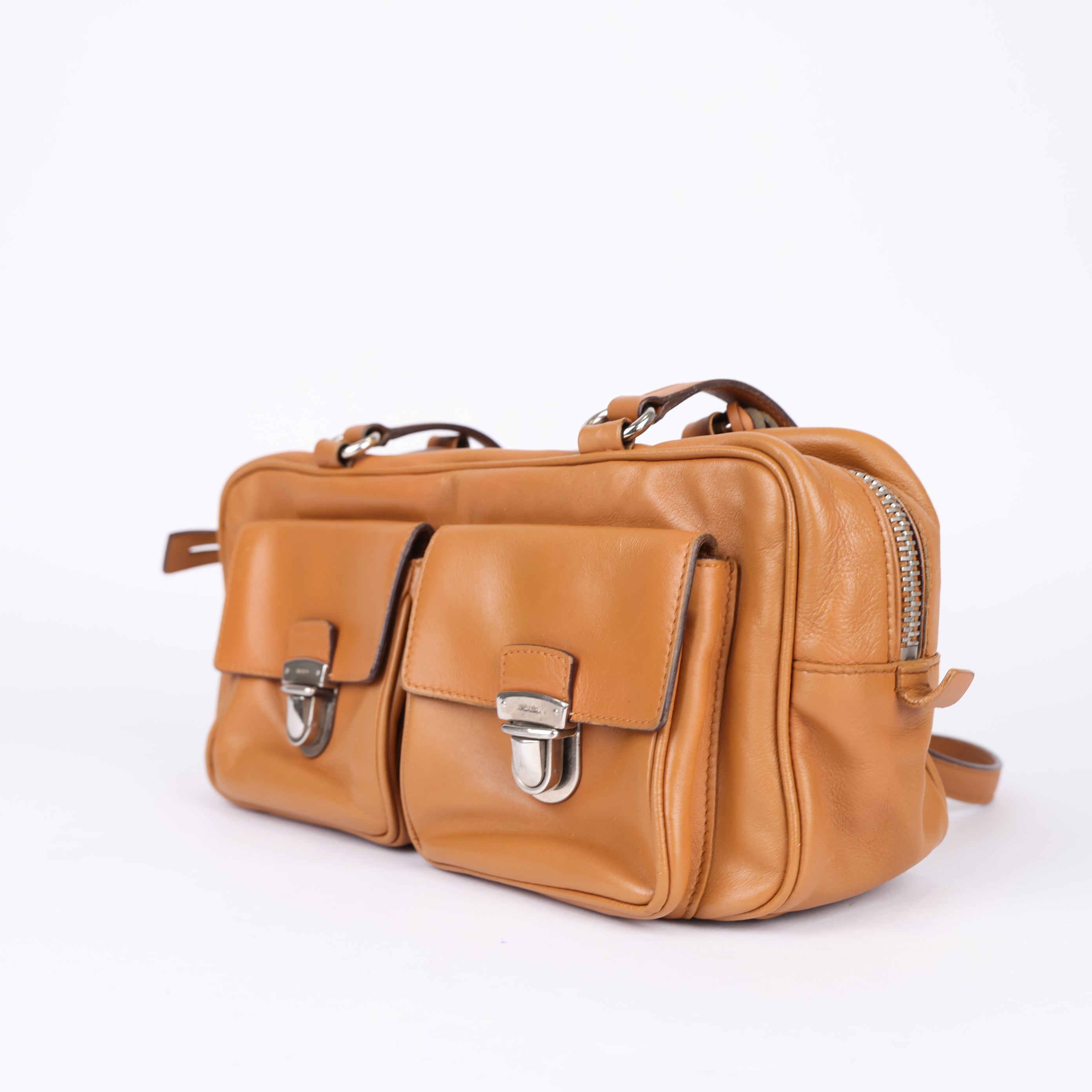 J0798B22942 Prada Leather Handbag with Double Pockets- Pre Owned