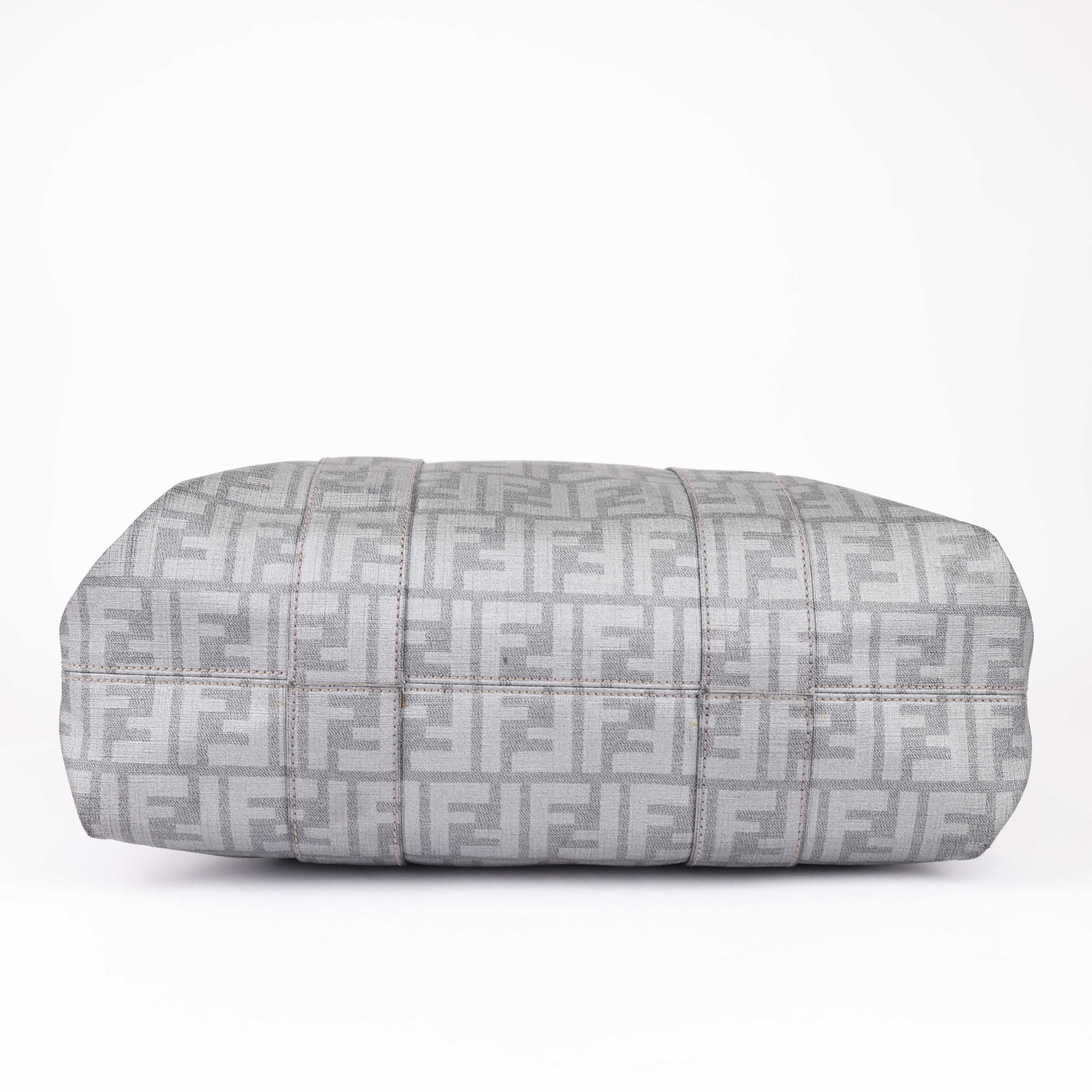 JO784 Fendi 2000s Zucca Grey Tote Bag - Pre Owned